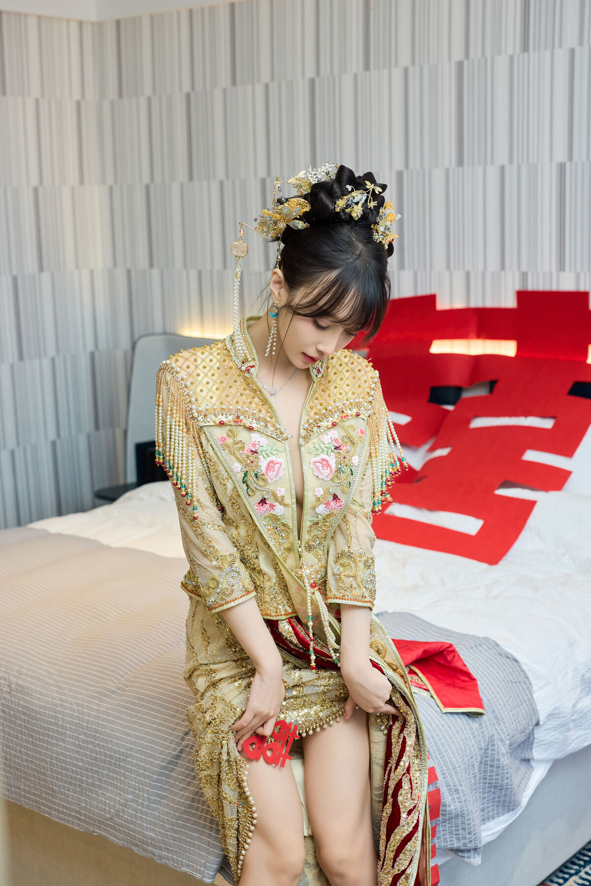 内购无水印 Yue Er Yue Er 玥儿玥er - 秀人网模特 性感秀禾服