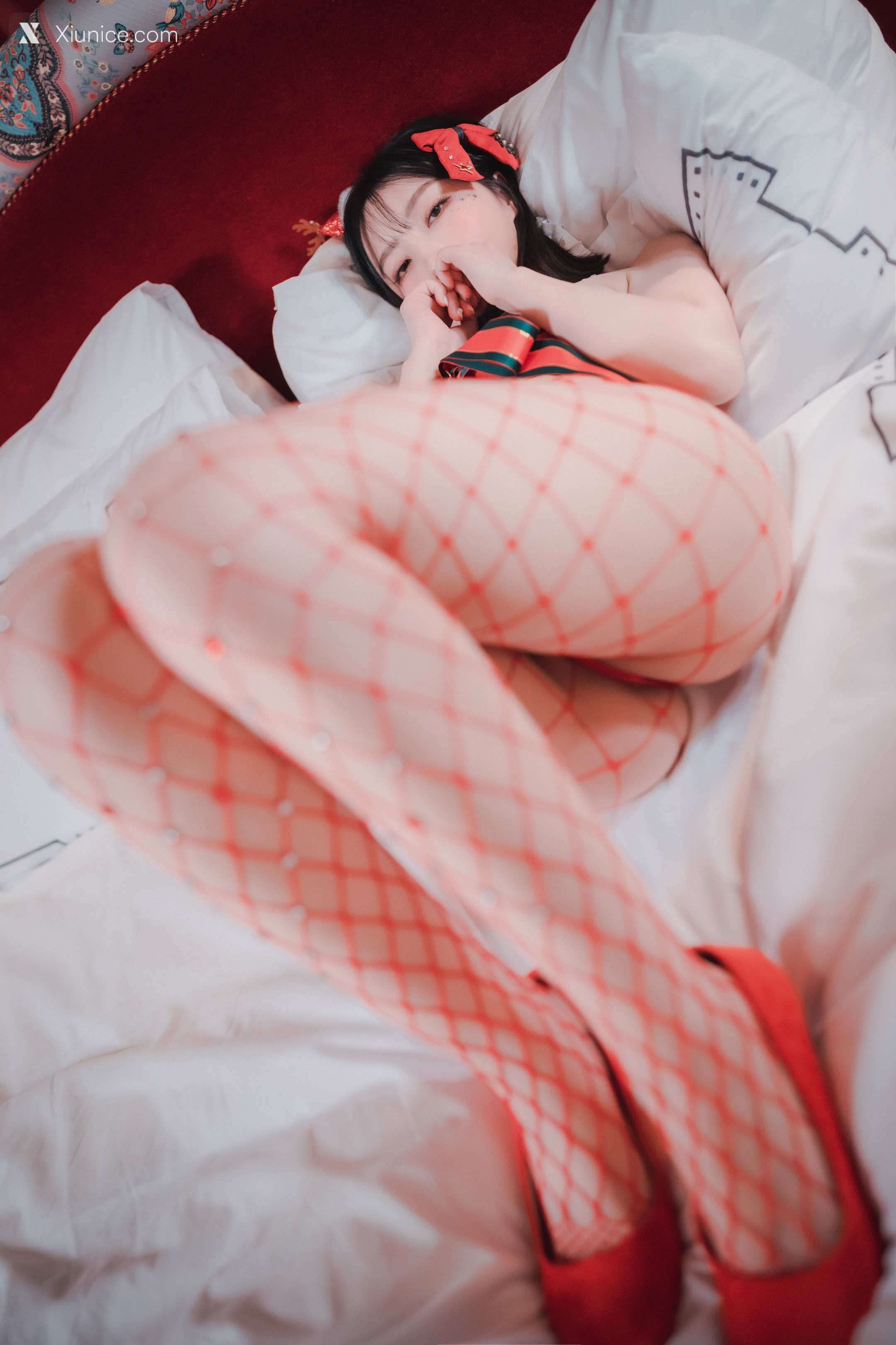 DJAWA Photo – HaNari (하나리) – Christmas Special 4K