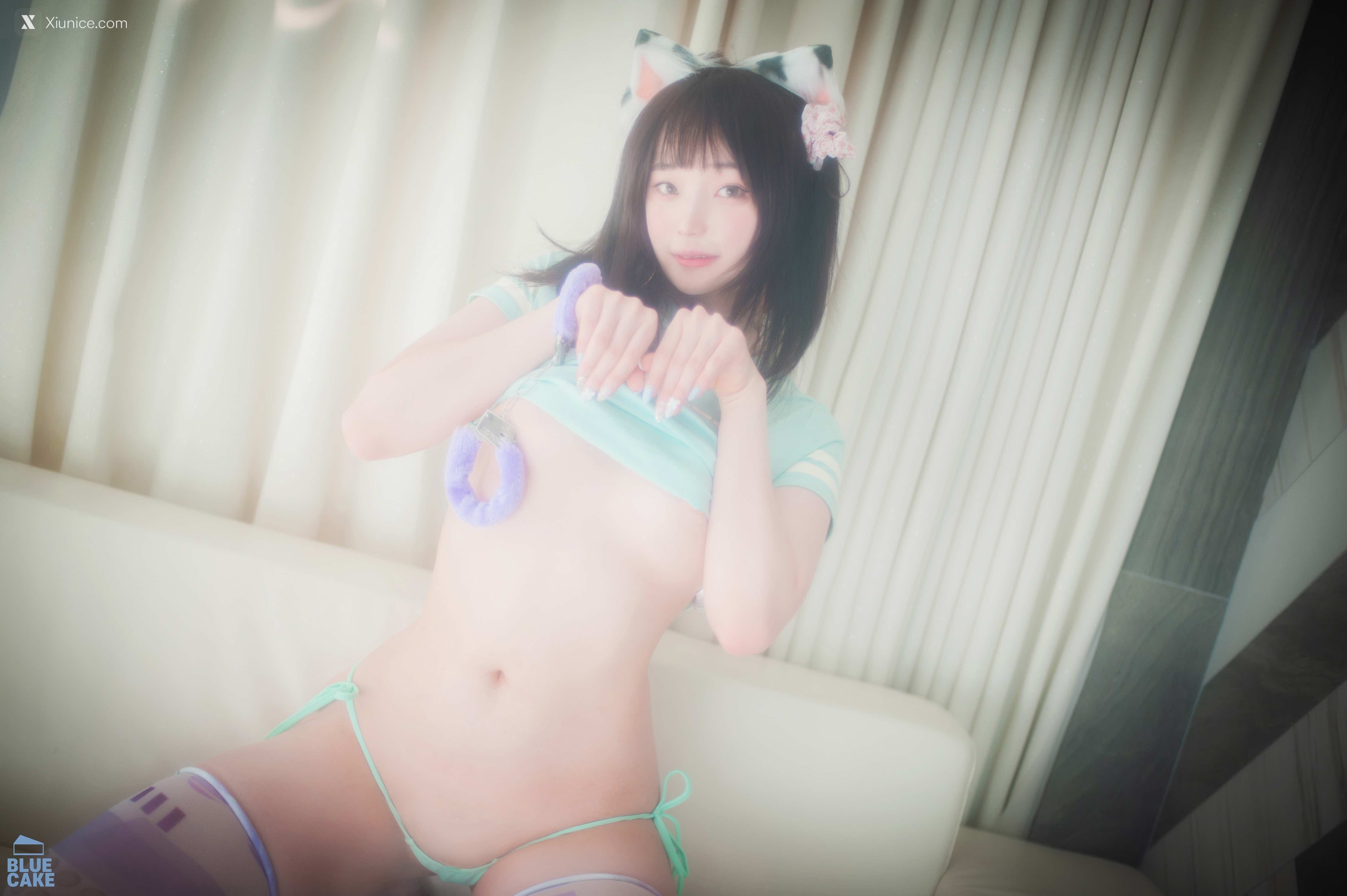BLUECAKE Bambi (밤비) – Naughty Cats Pink & Mint RED 4K