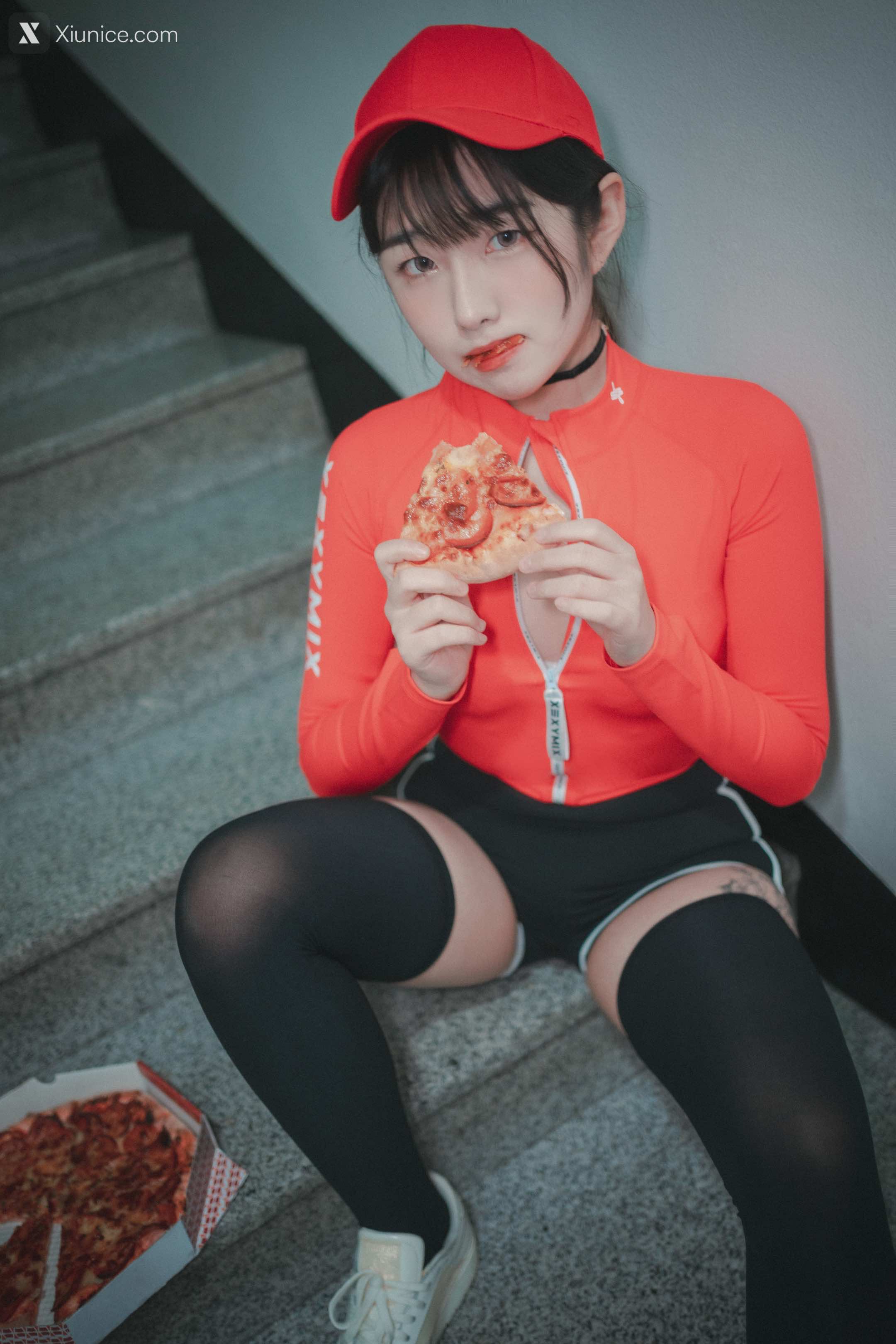 DJAWA Photo – Sonson (손손) – Pizza Girl 4K