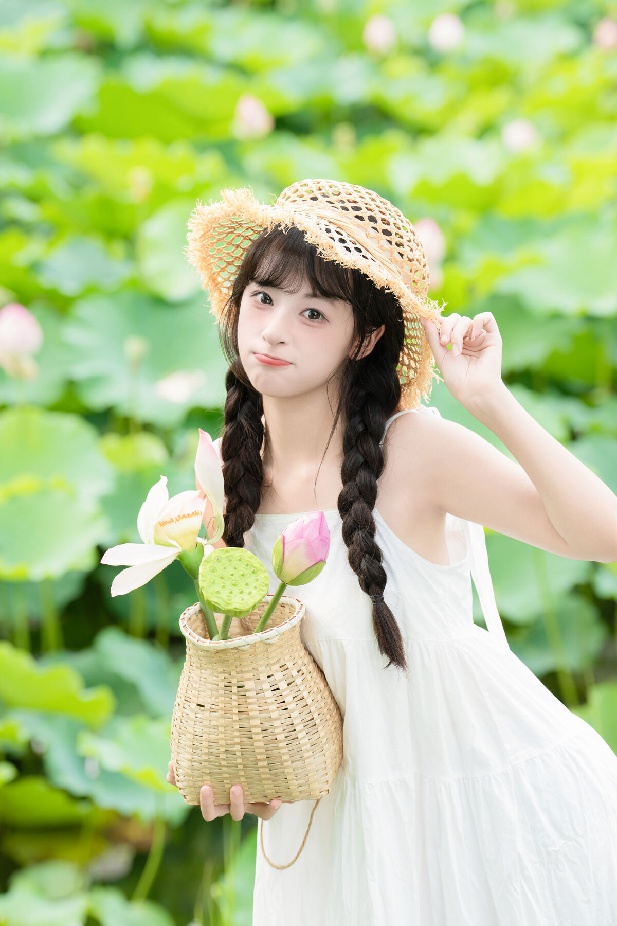 YiTuYu艺图语 Vol.10233 Xia Yu Xiao Nian