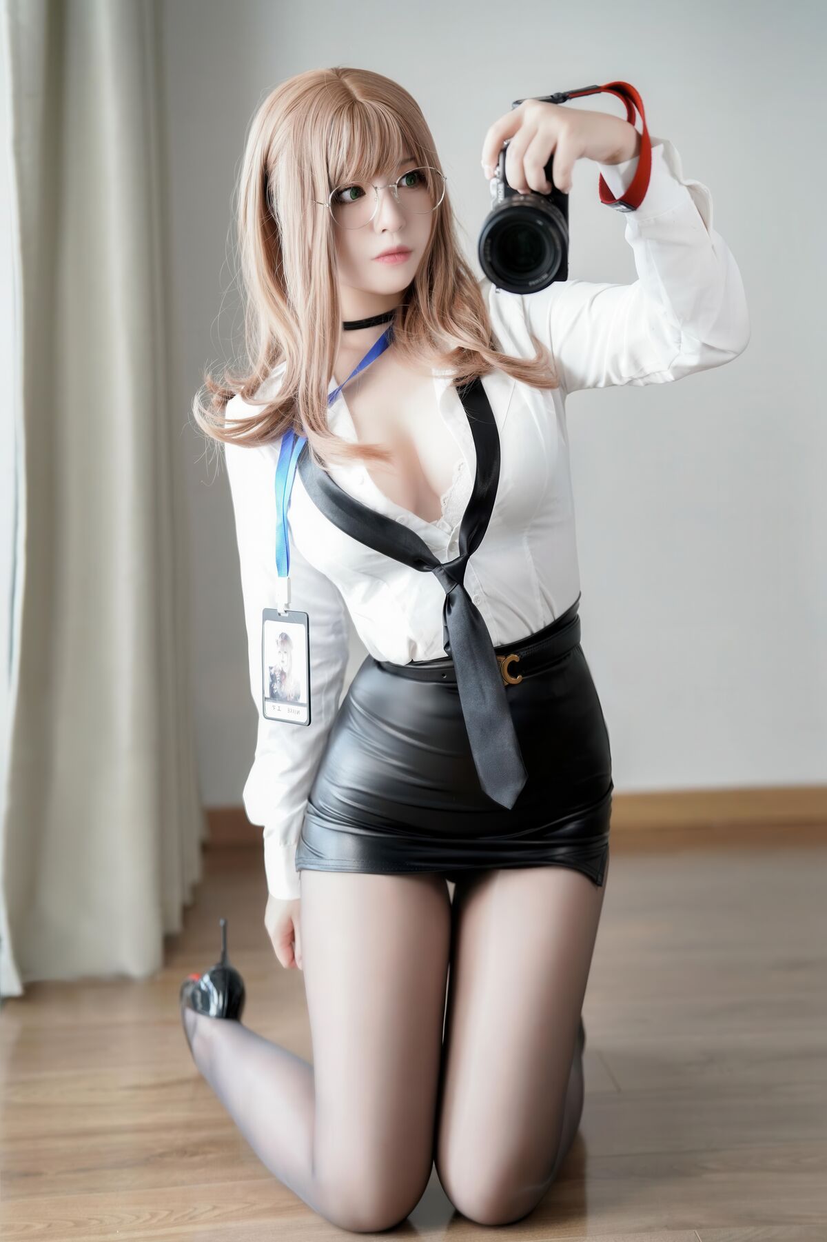 Coser@半半子 - Nikke胜利女神 艾玛秘书