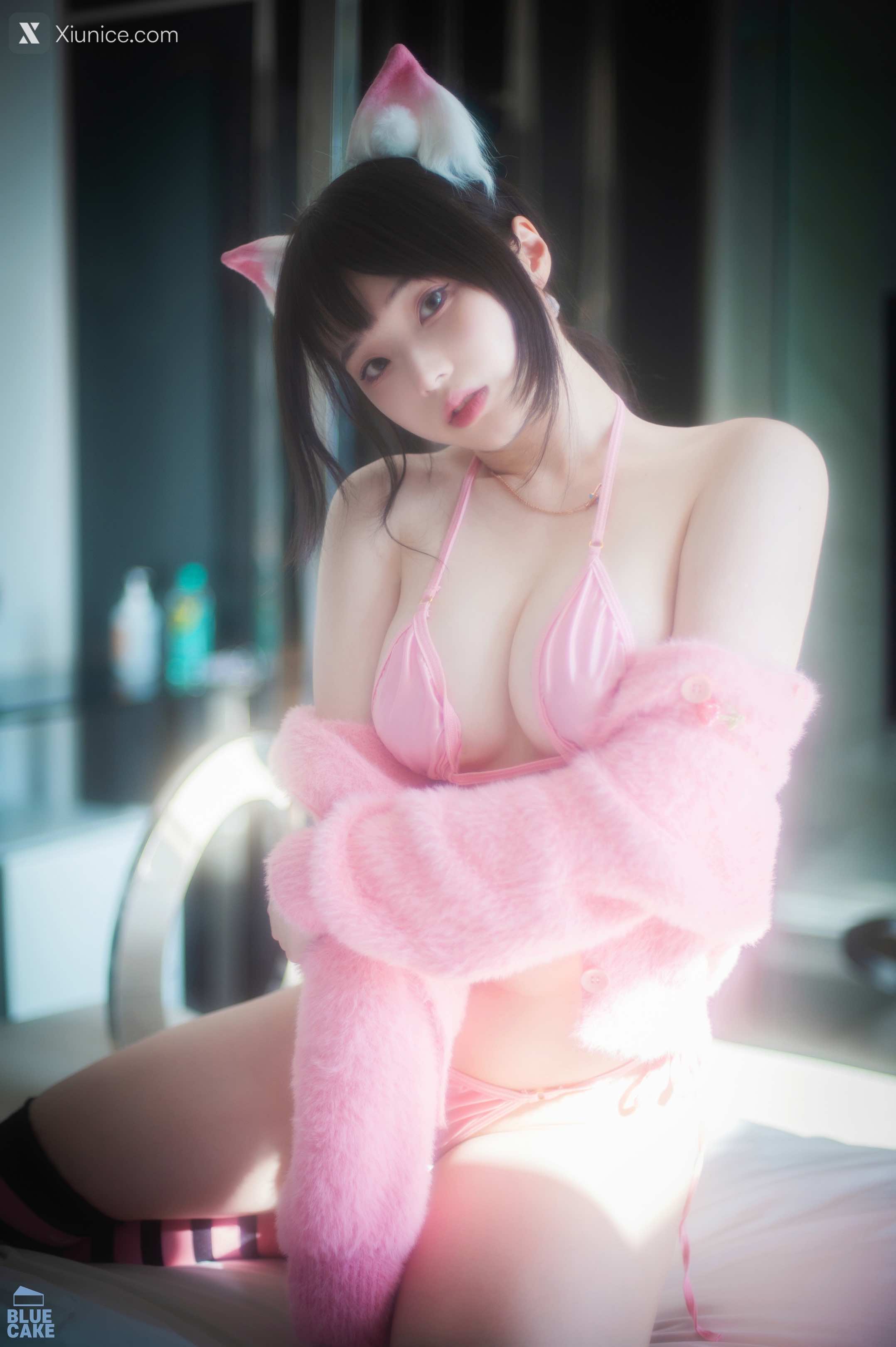 BLUECAKE Bambi (밤비) – Naughty Cats Pink & Mint RED 4K