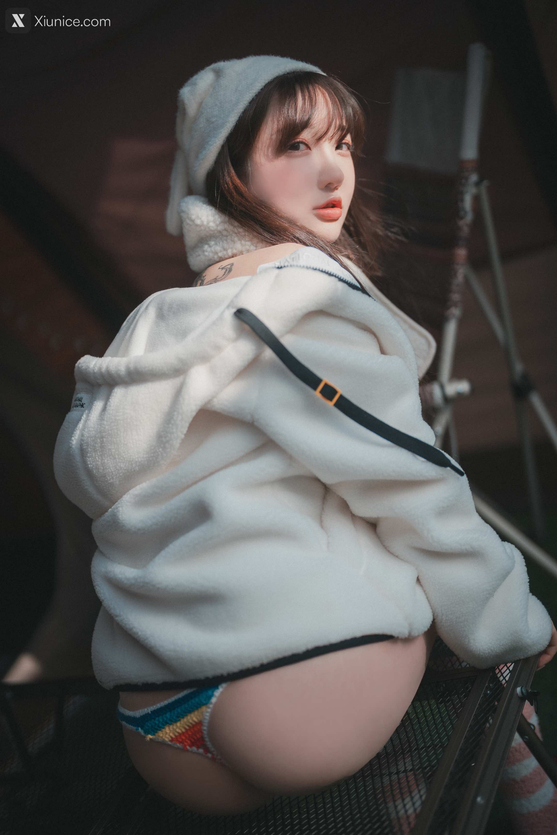 DJAWA Photo – Son Ye-Eun (손예은) – Romantic Winter Glamping 4K