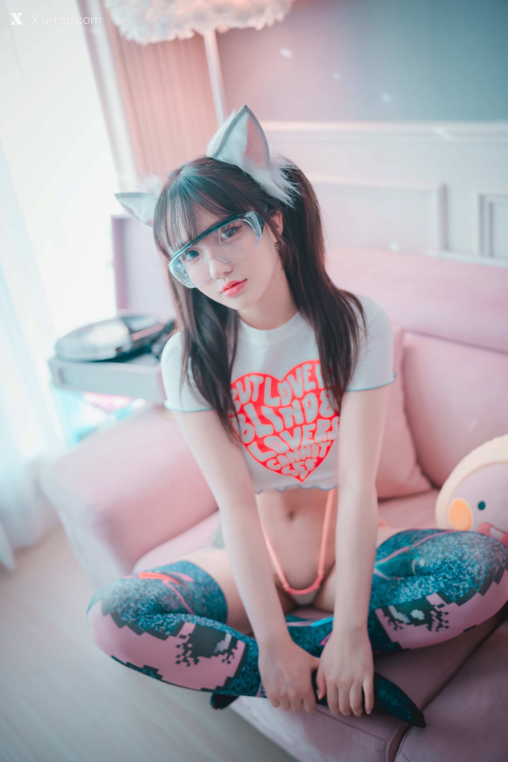 DJAWA Photo – Son Ye-Eun (손예은) – Retro Gaming Girl 4K