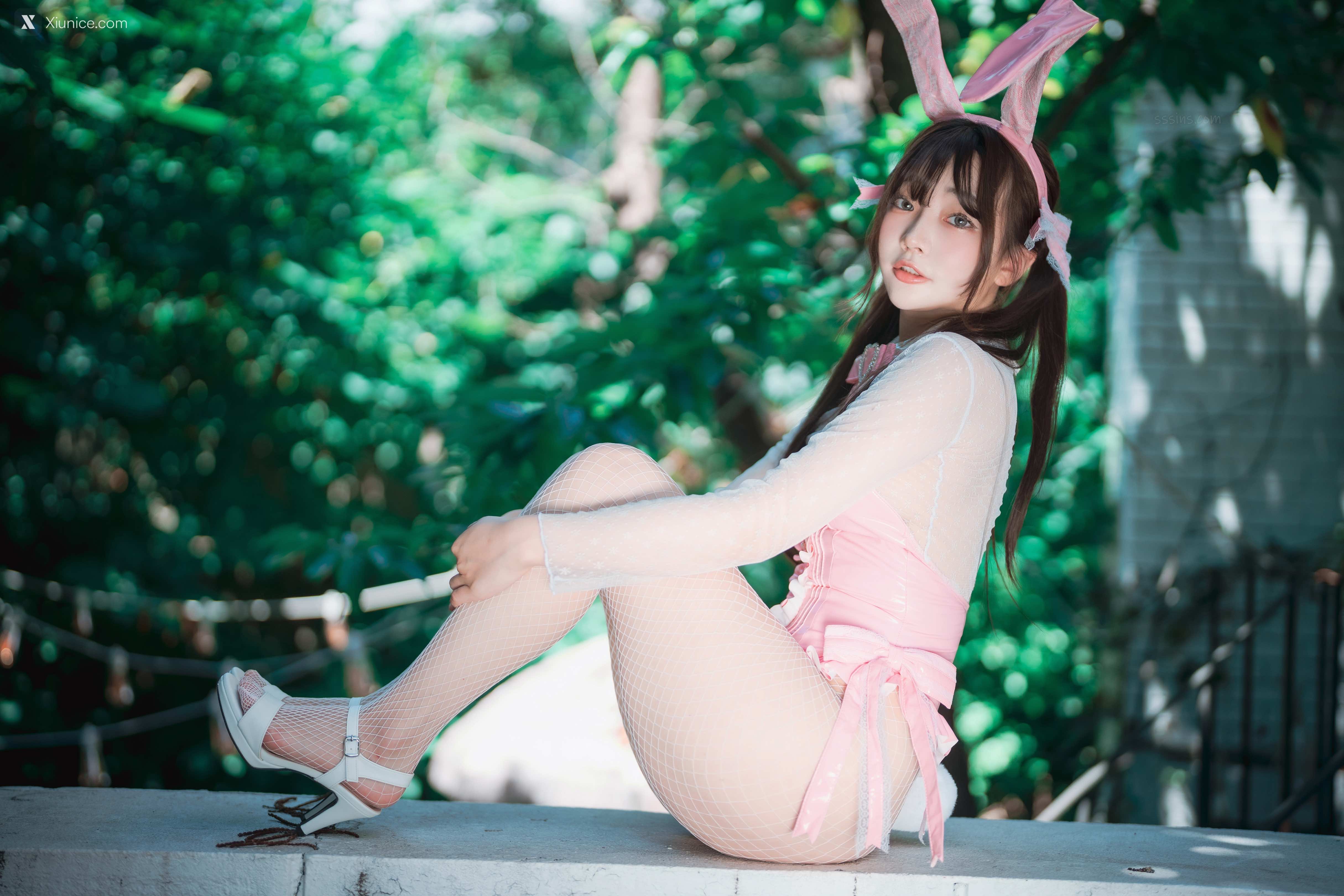 DJAWA Photo – Newbom – The Year of the Pink Bunny (+S.Ver) 4K