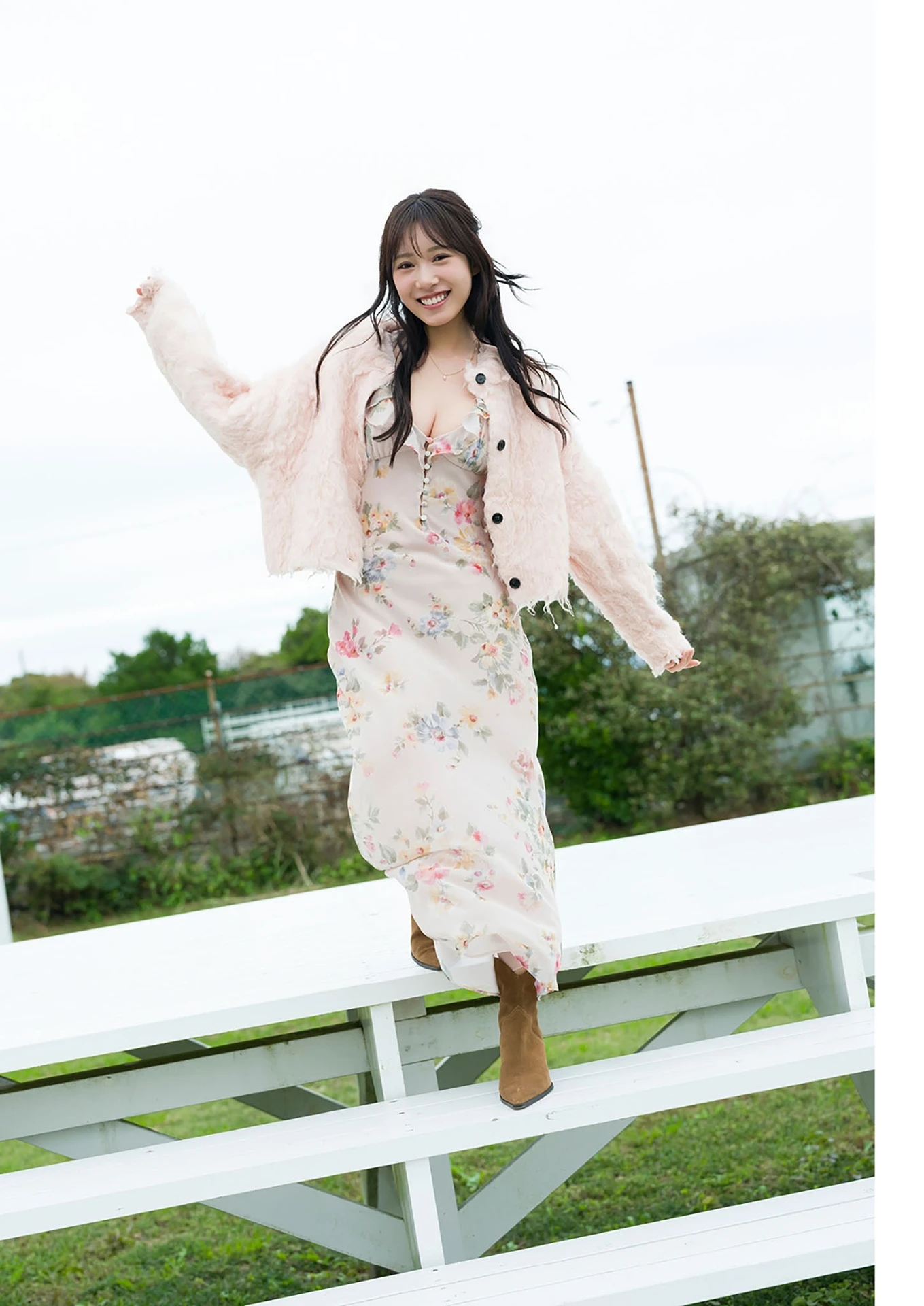 Sumire Yokono 横野すみれ, 写真集 「きみと、すみれ。」