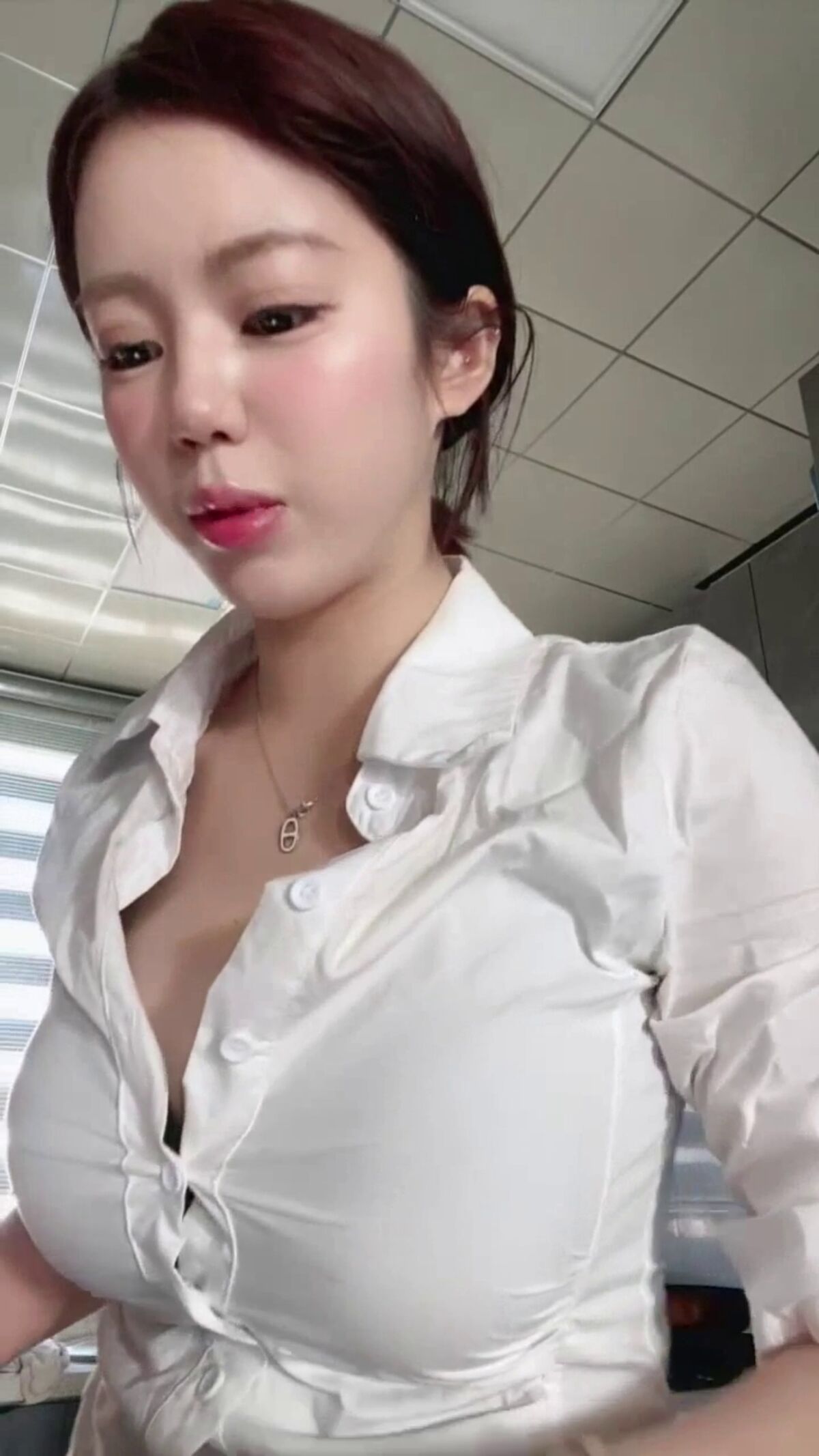 Mei Mei Zi Ya 美美子Ya - 多彩随缘播外围 上下真空诱惑 道具喷水秀 02