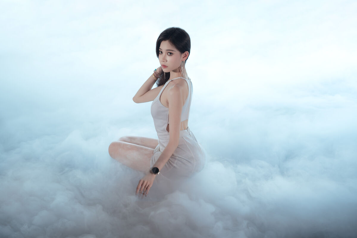 YiTuYu艺图语 Vol.10032 Lu Lu