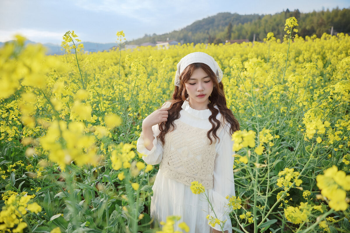 YiTuYu艺图语 Vol.10084 Jing Jing Yi