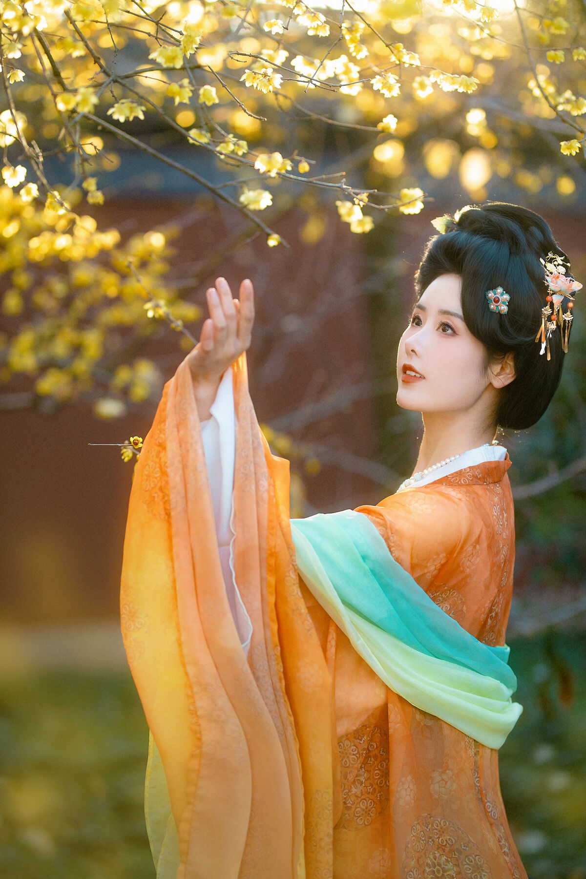 YiTuYu艺图语 Vol.10090 Ren Jian Yue-Su Chen