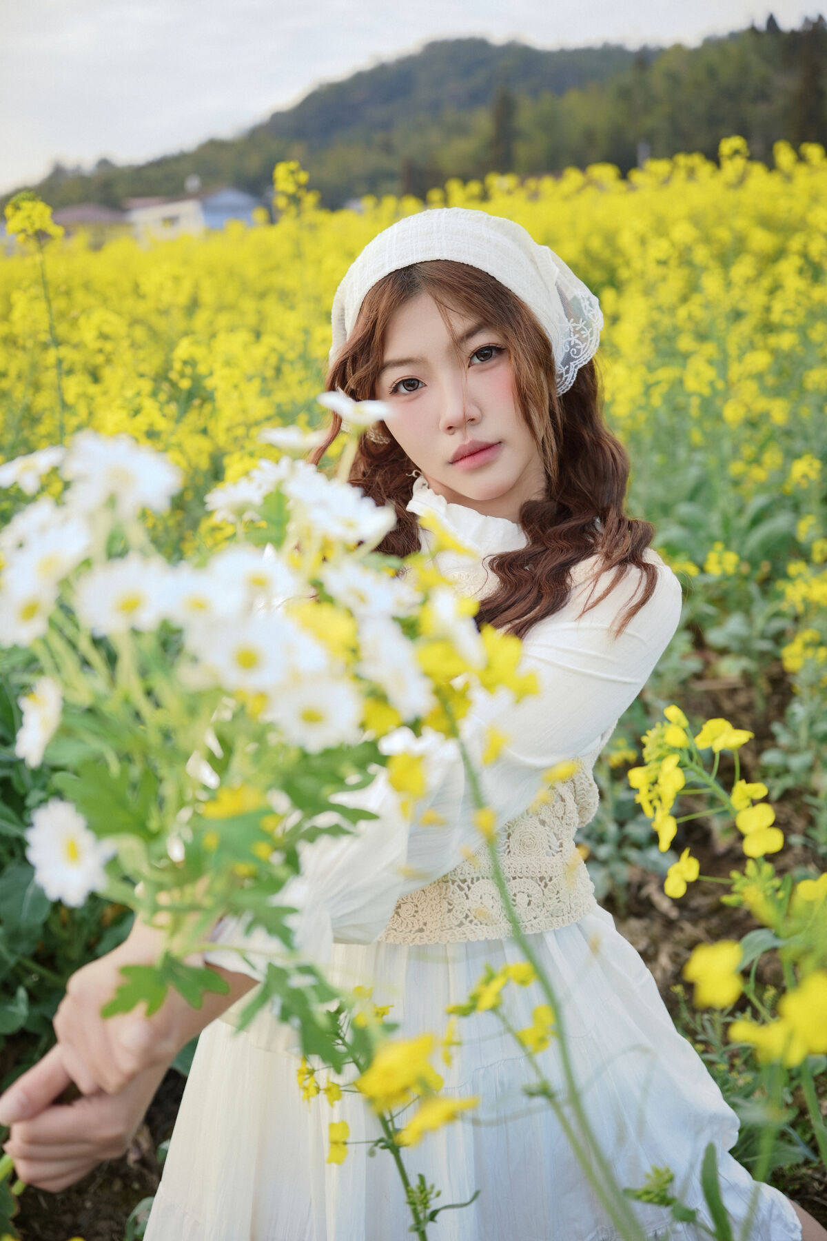 YiTuYu艺图语 Vol.10084 Jing Jing Yi