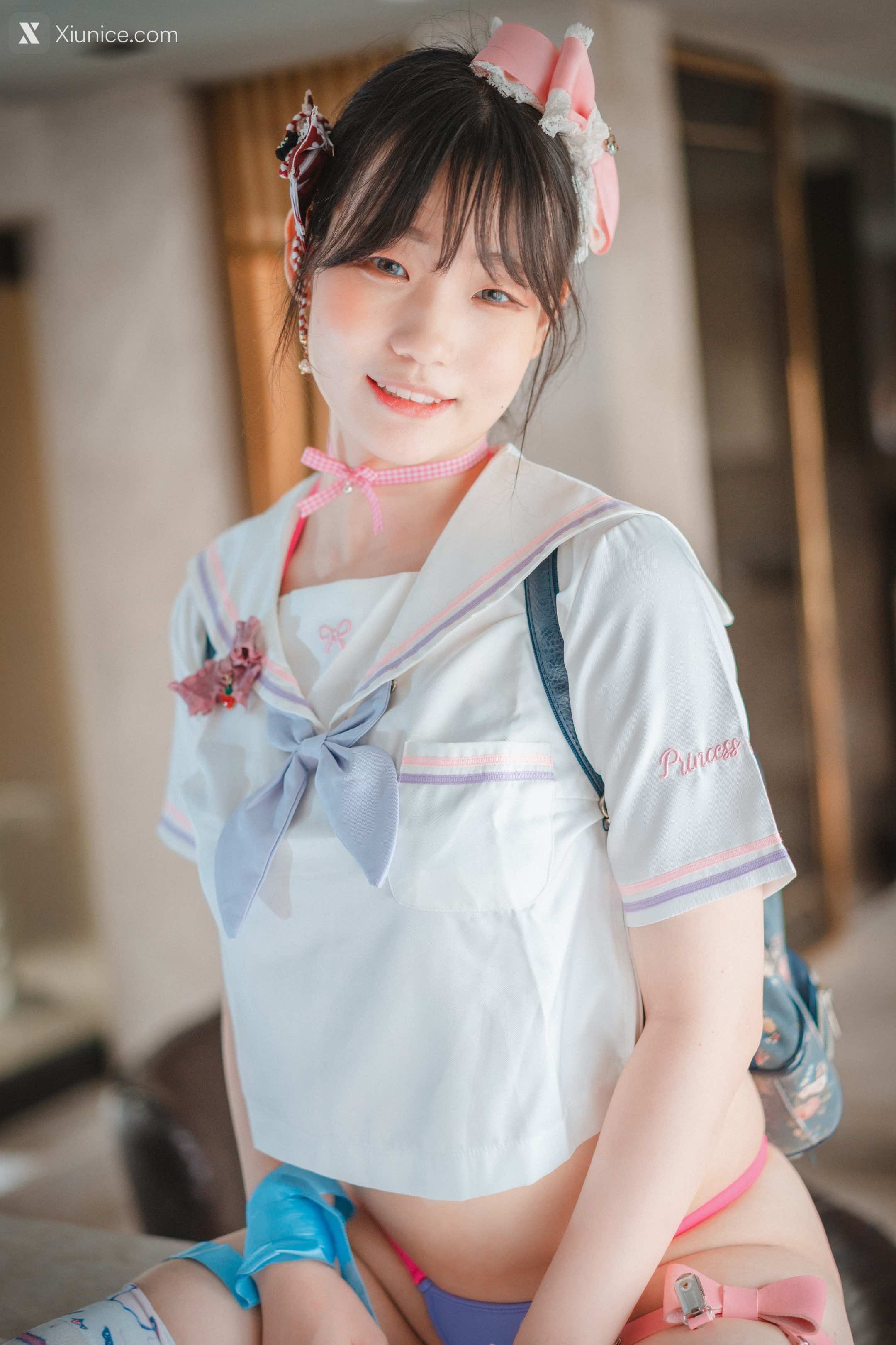 DJAWA Photo – Mimmi (밈미) – Mochilero en Violeta (Backpacker-Girl) 4K