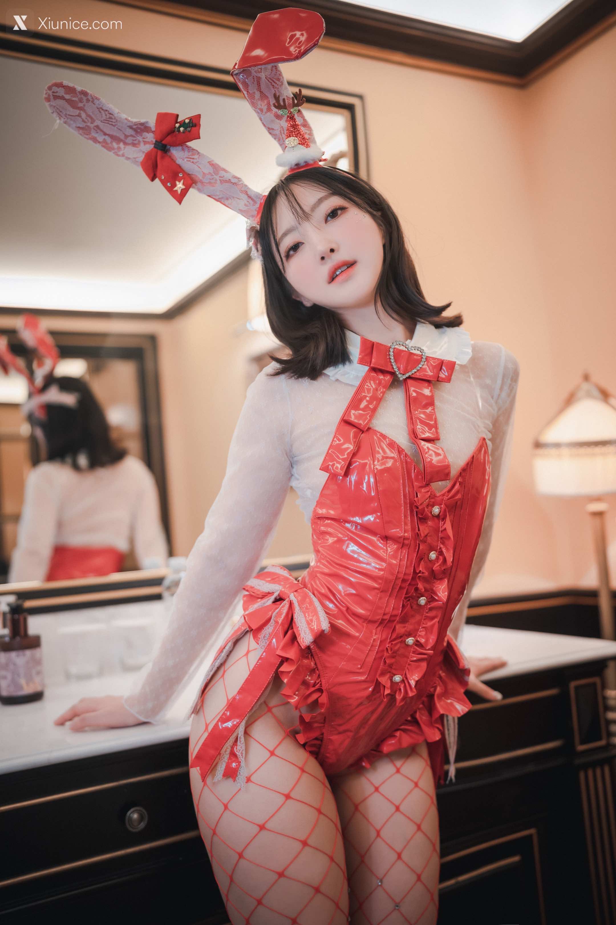 DJAWA Photo – HaNari (하나리) – Christmas Special 4K