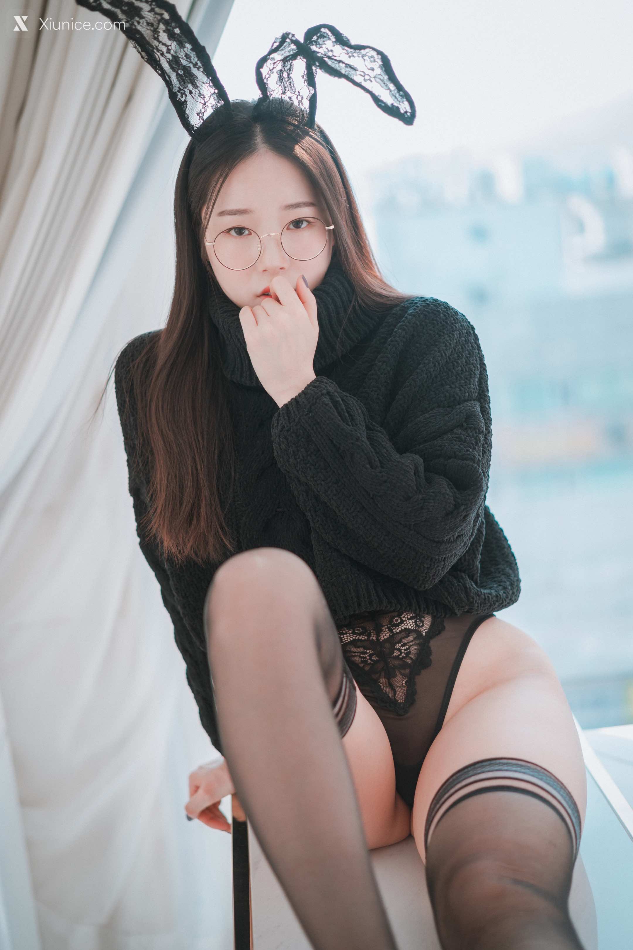 DJAWA Photo – Pia (피아) – Loose and Tight Black 4K