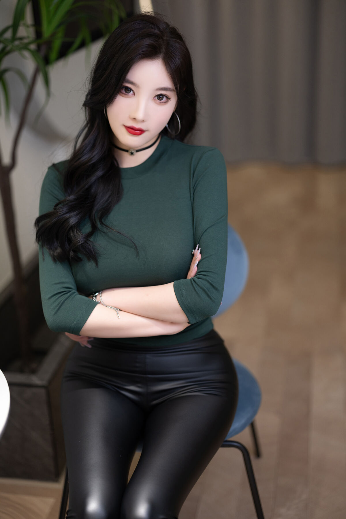 内购无水印 Yang Chen Chen 杨晨晨Yome - 秀人网模特 高跟肉丝无内 Part01