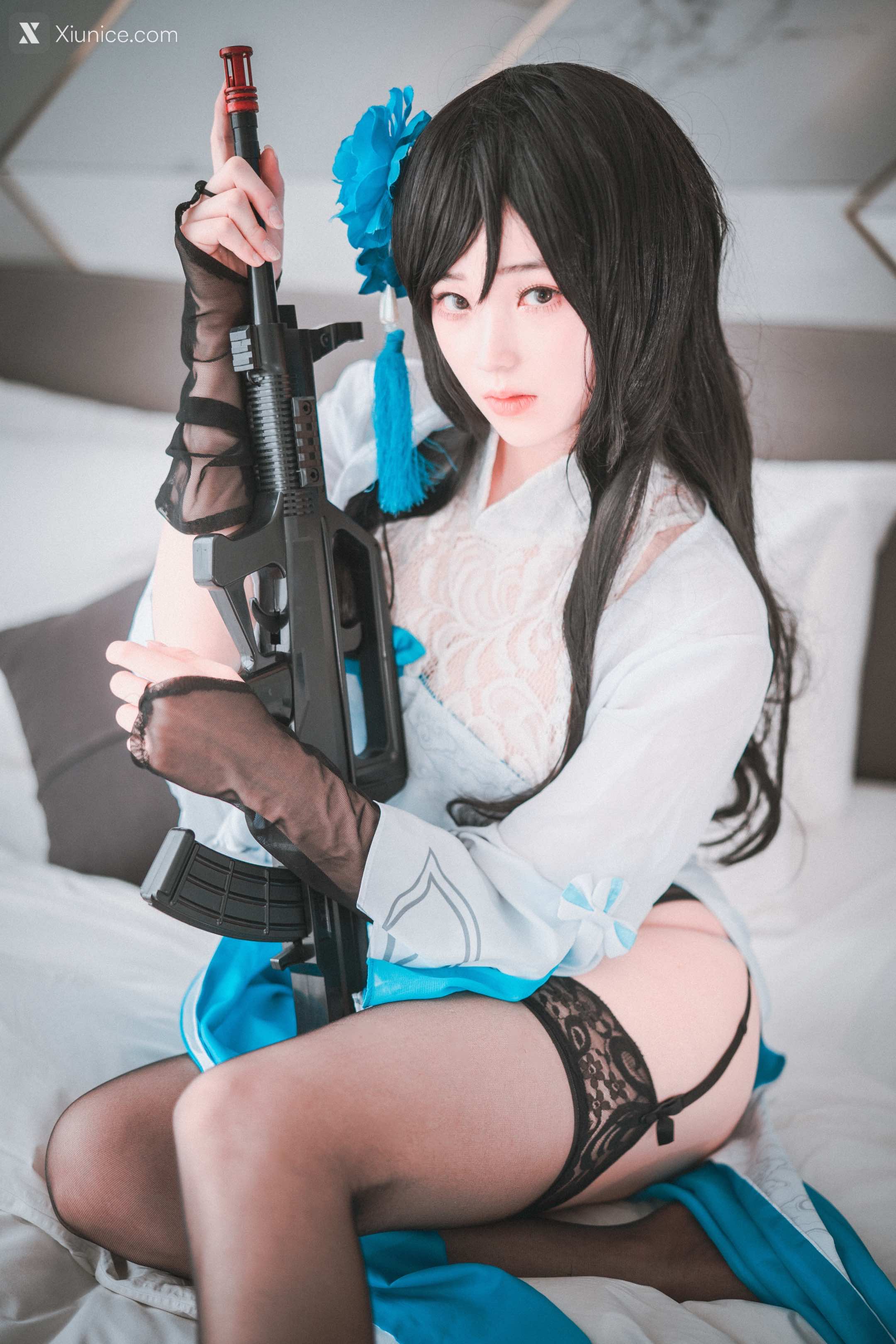 DJAWA Photo – Bambi (밤비) – Type 95 Jade Noisette Rose 4K