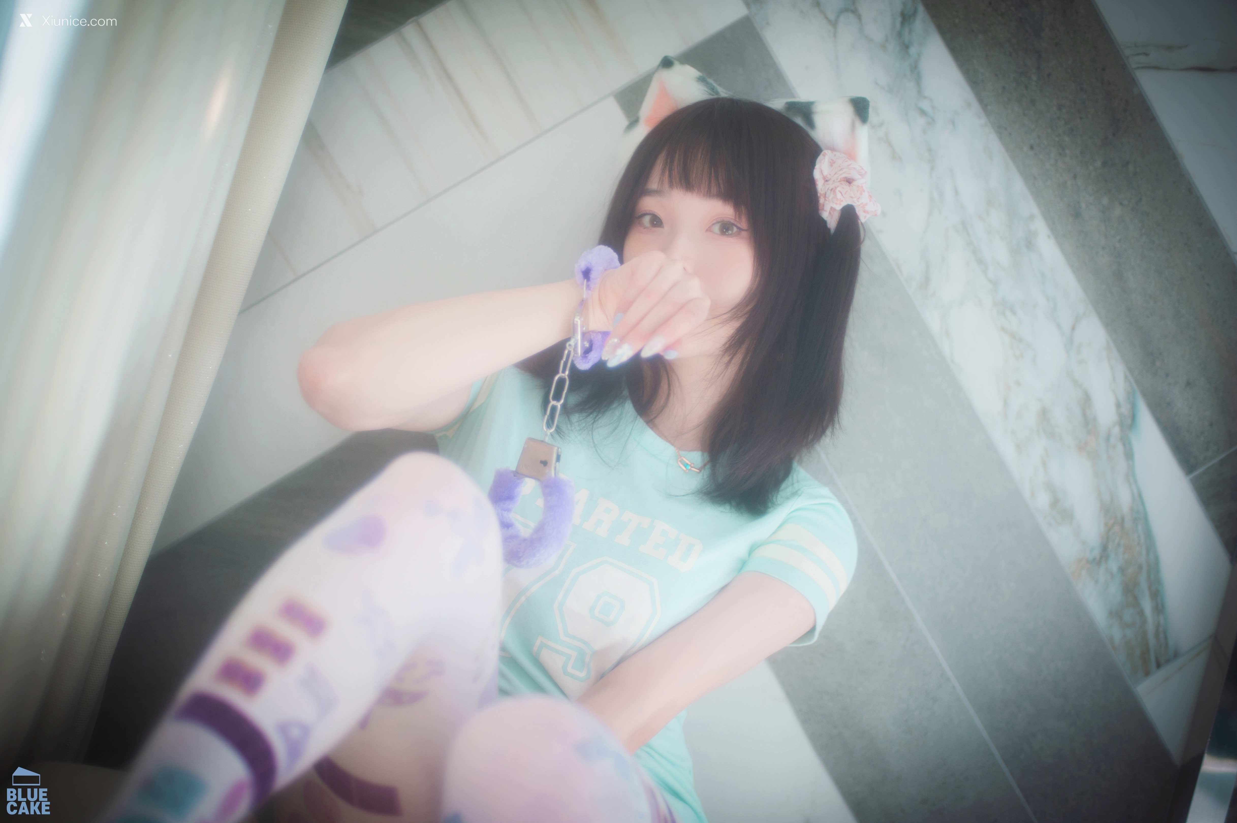 BLUECAKE Bambi (밤비) – Naughty Cats Pink & Mint RED 4K