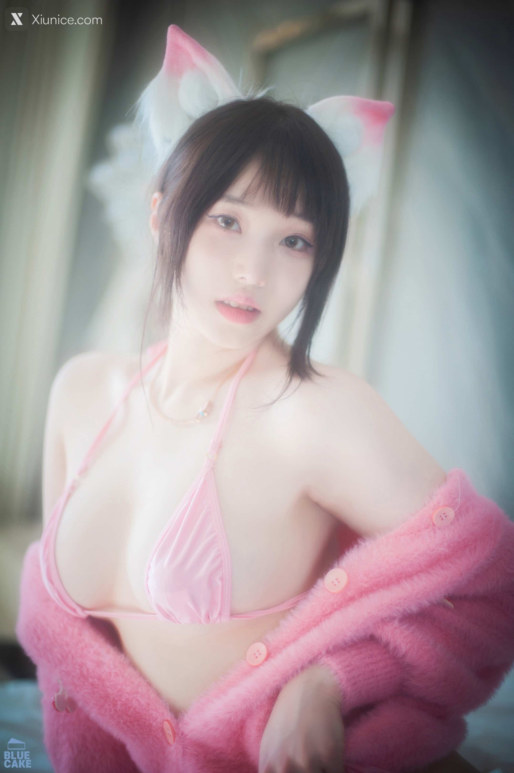 BLUECAKE Bambi (밤비) – Naughty Cats Pink & Mint RED 4K