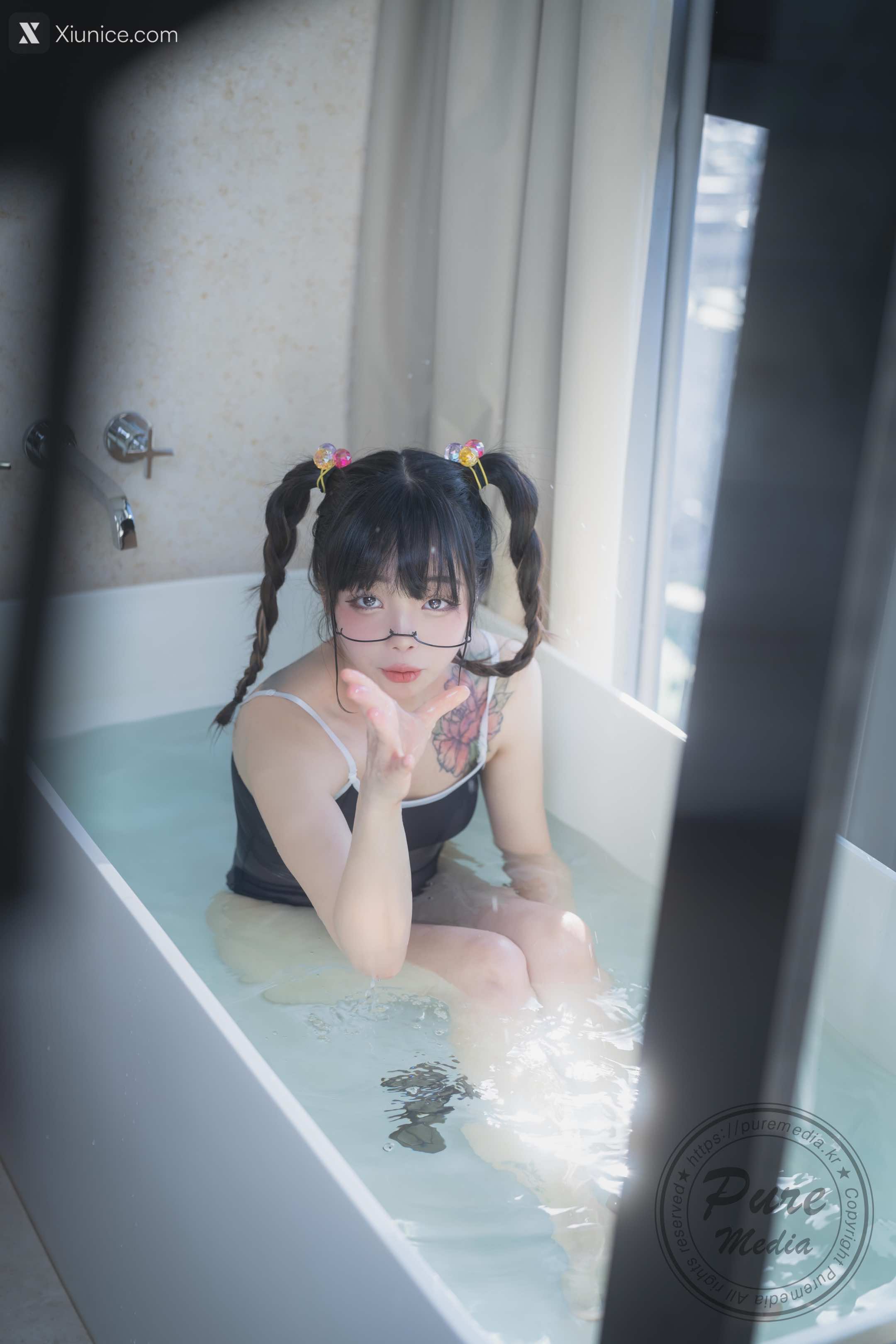 Pure Media Vol.262 Jelly (젤리) – Is Watching Ero Animation 4K