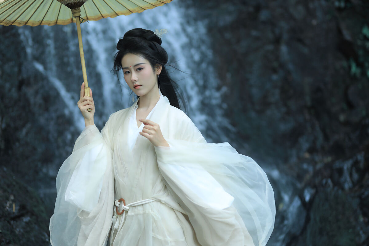 YiTuYu艺图语 Vol.10082 Ren Jian Yue-Su Chen