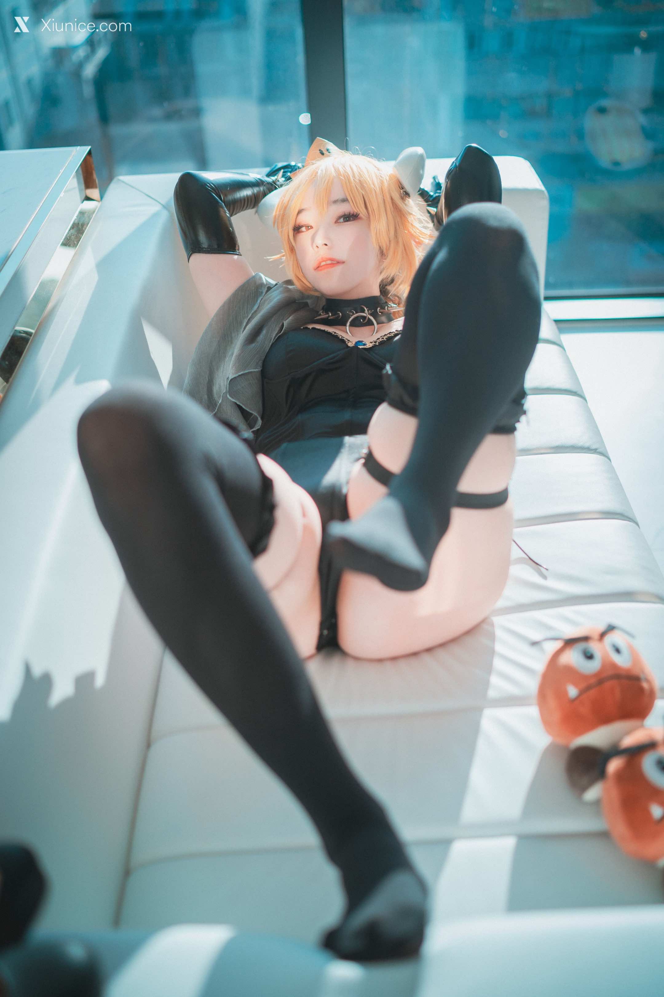 DJAWA Photo – Bambi (밤비) – Halloween with Bowsette (Super Mario Bros.) 4K