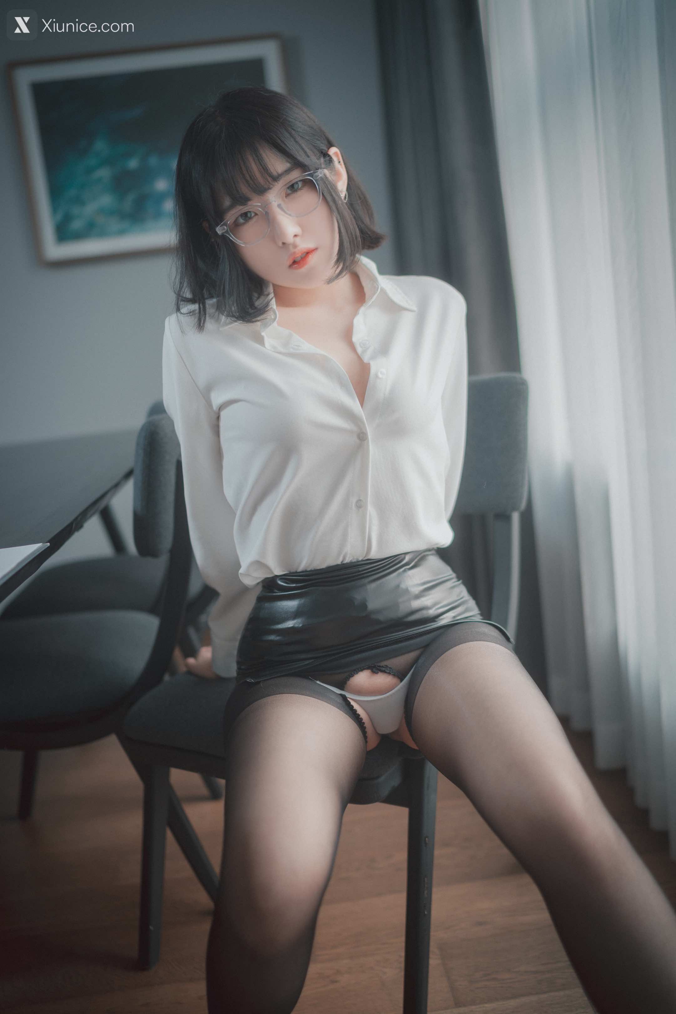 DJAWA Photo – Sonson (손손) – “Need Your Approval” 4K