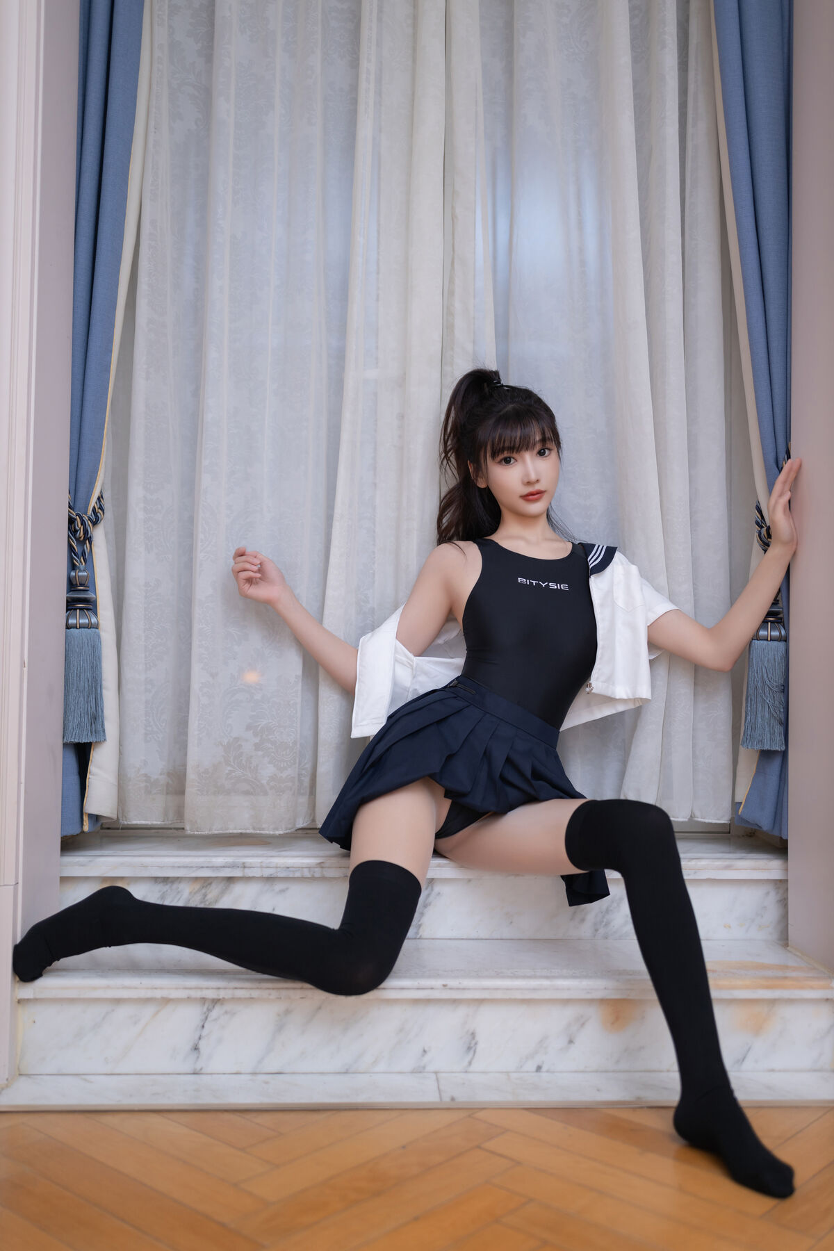 内购无水印 Lu Xuan Xuan 陆萱萱 - 秀人网模特 死库水