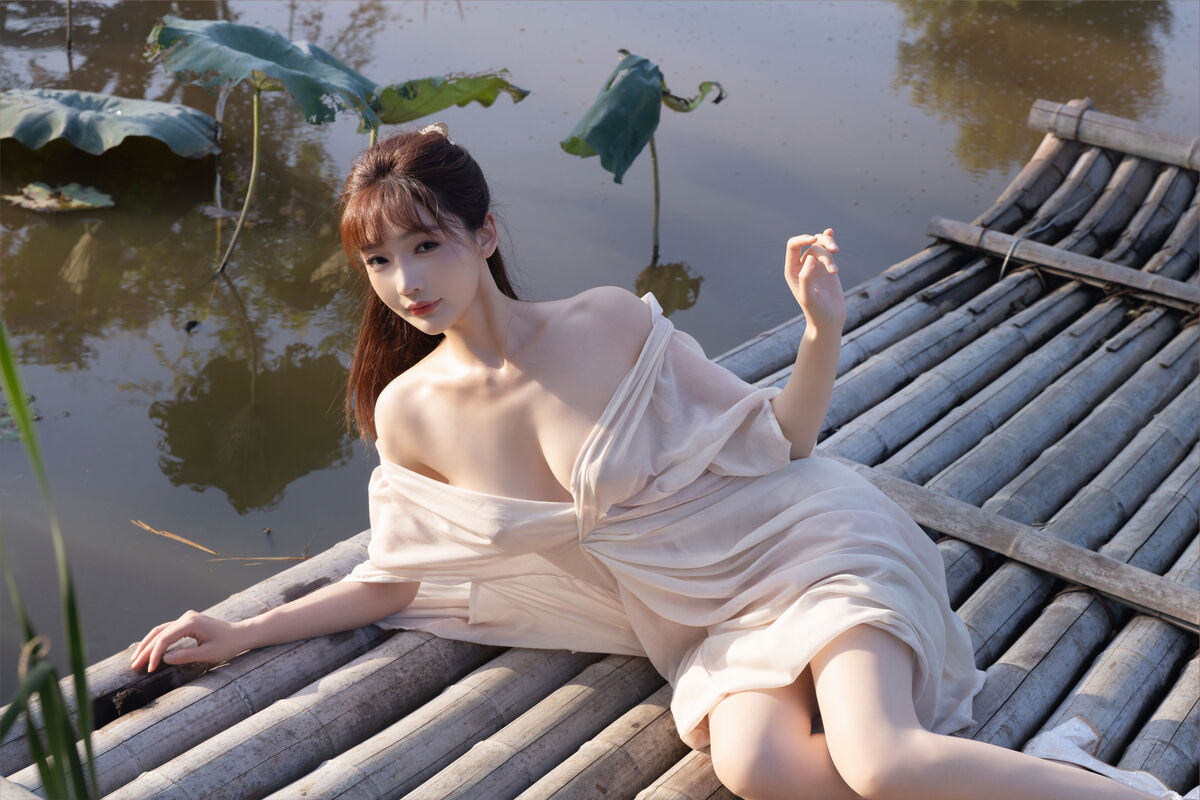 内购无水印 Lu Xuan Xuan 陆萱萱 - 秀人网模特 荷花 Part01