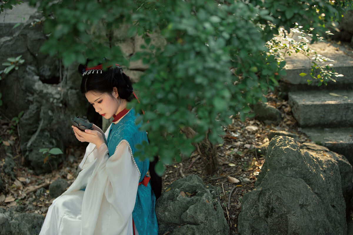 YiTuYu艺图语 Vol.10220 Na Ni