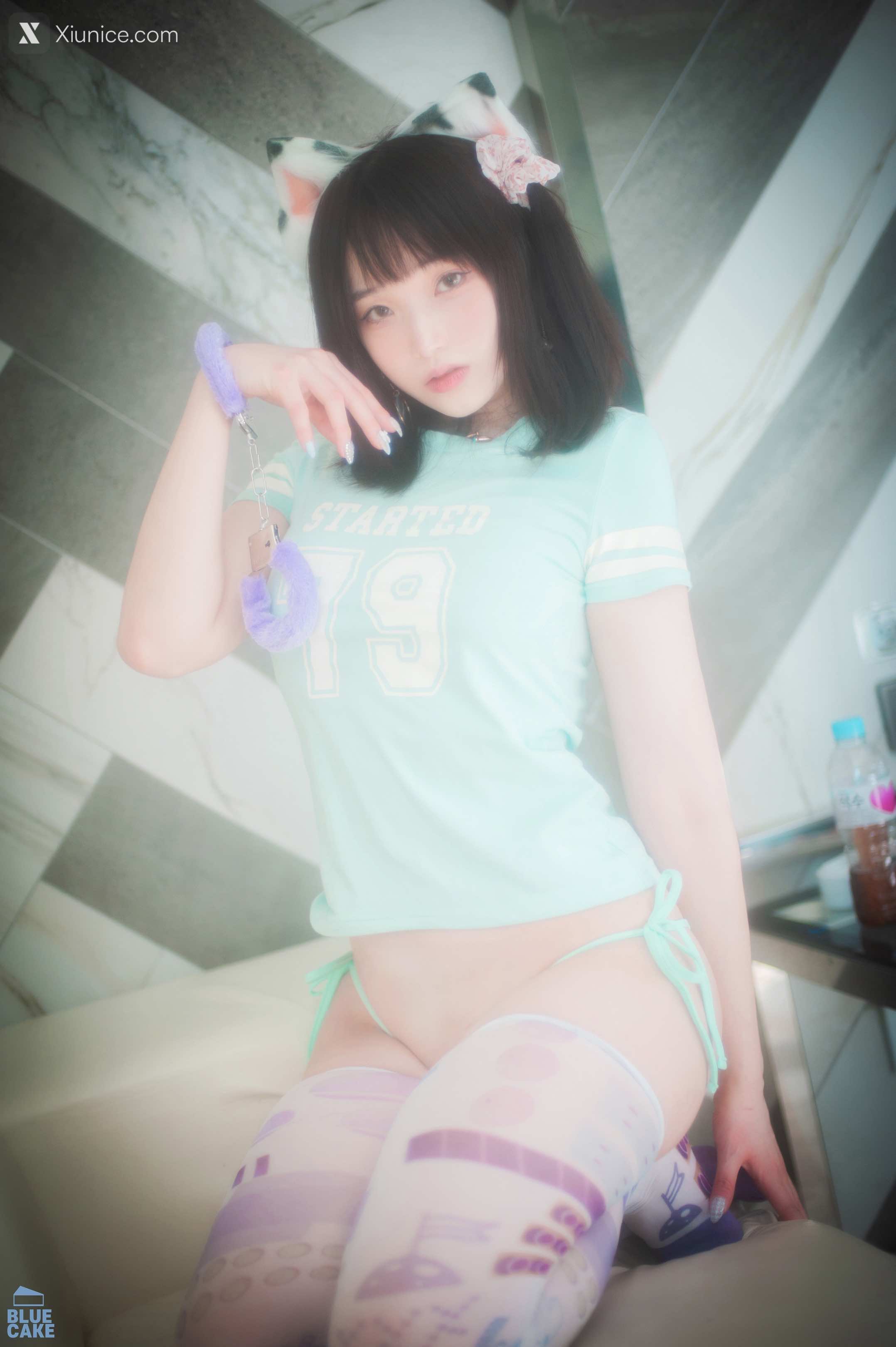 BLUECAKE Bambi (밤비) – Naughty Cats Pink & Mint RED 4K