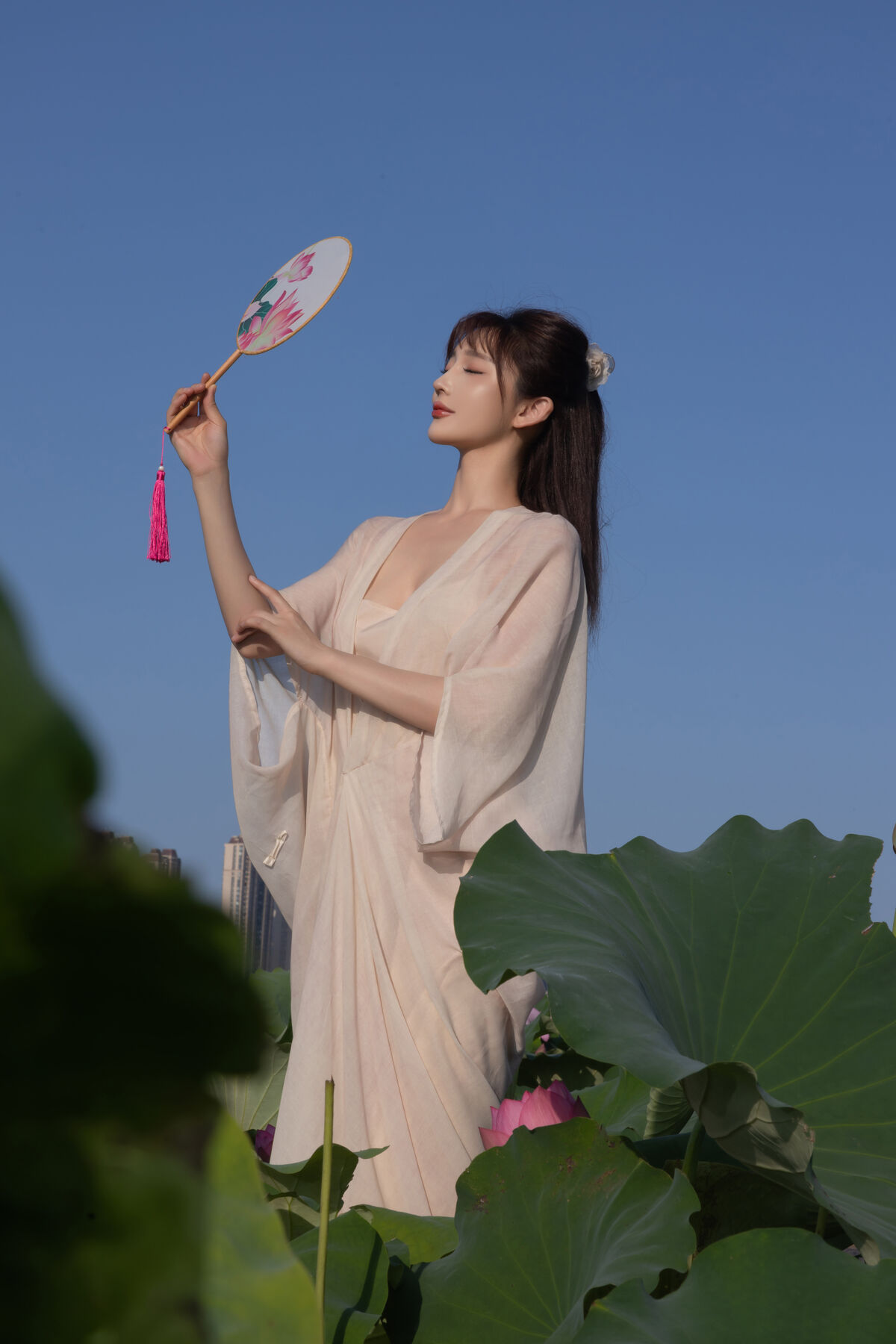 内购无水印 Lu Xuan Xuan 陆萱萱 - 秀人网模特 荷花 Part01