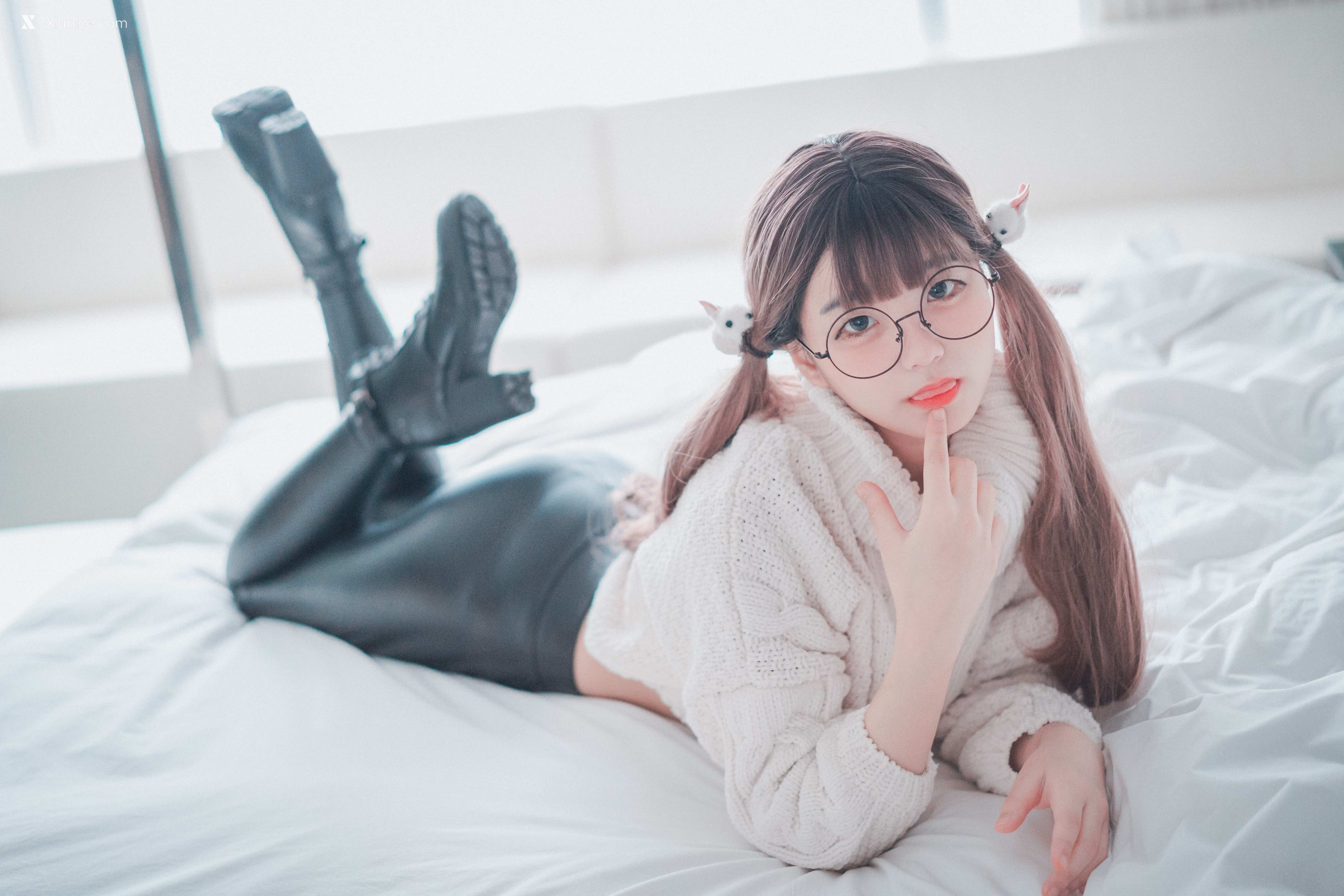 DJAWA Photo – Jeong Jenny (정제니) – Loose and Tight White 4K