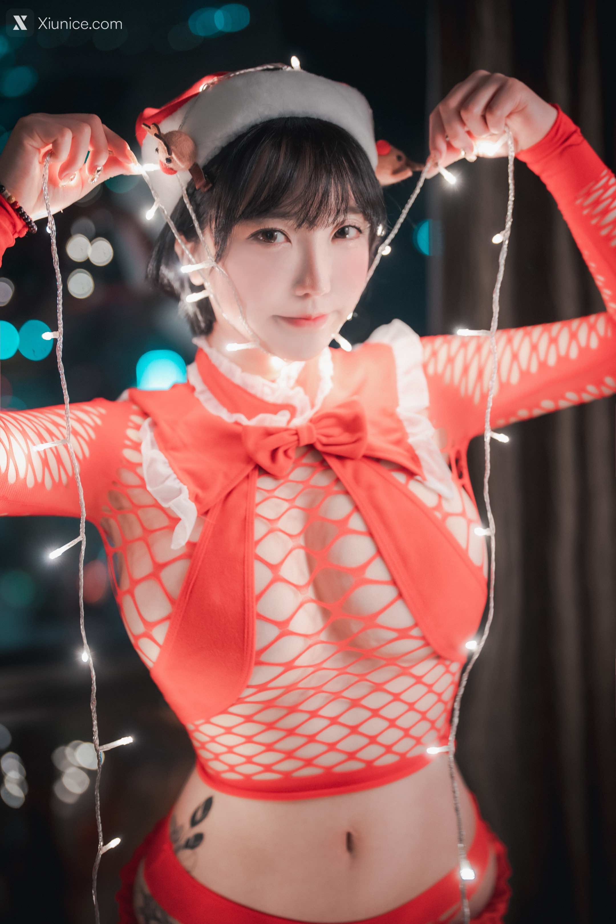 DJAWA Photo – Son Ye-Eun (손예은) – Christmas Special 2021 4K