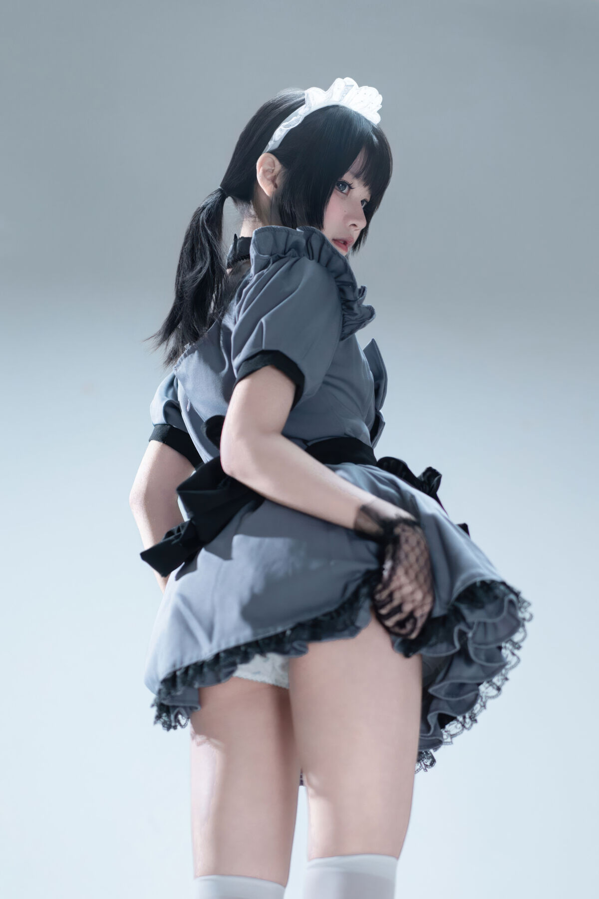 Coser@清水凪 - 手提箱与灰色女仆