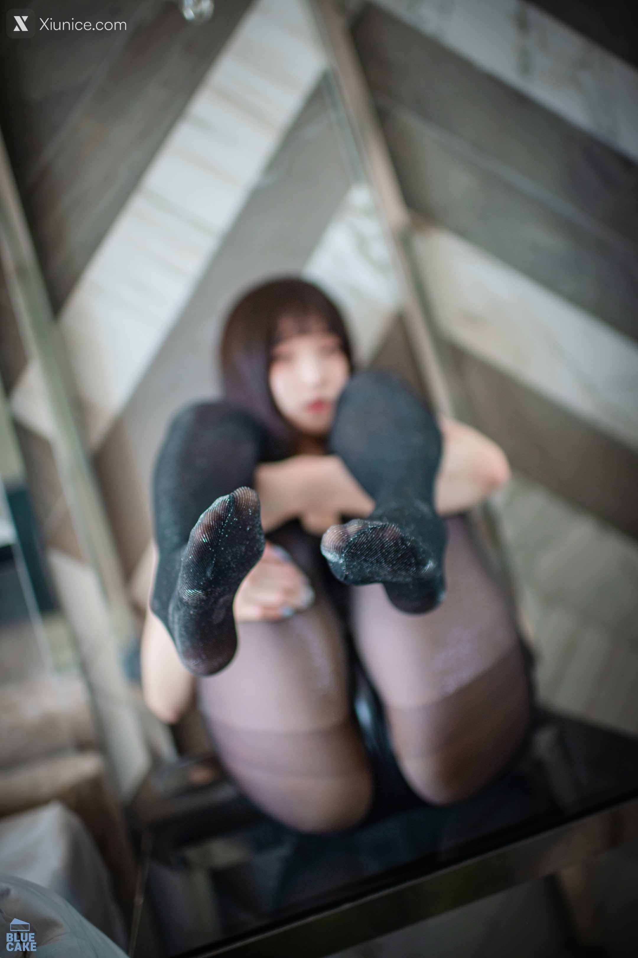 BLUECAKE Bambi (밤비) – Black Mist Mesh&Stocking 4K