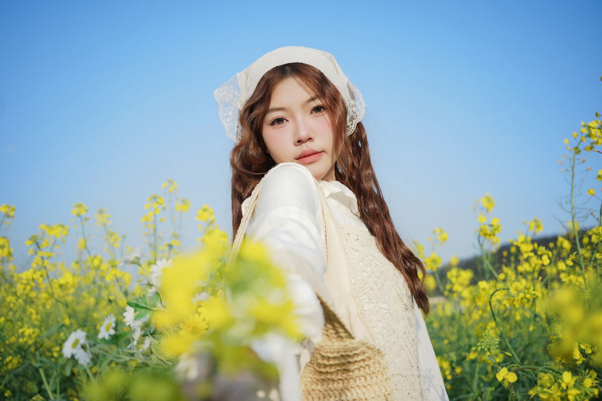 YiTuYu艺图语 Vol.10084 Jing Jing Yi