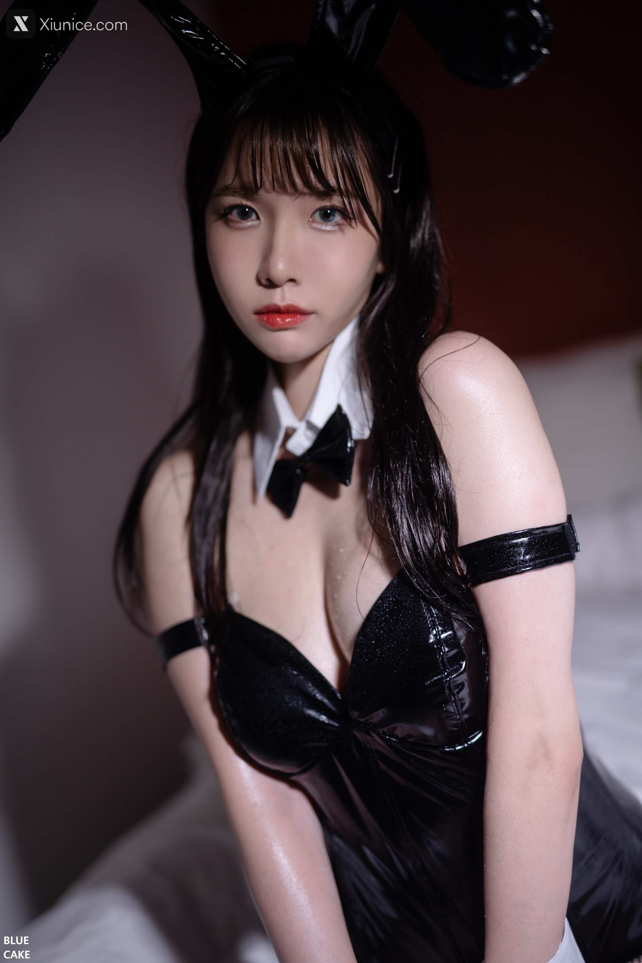 BLUECAKE Ahrin – White Black Bunny – BlueCake 4K