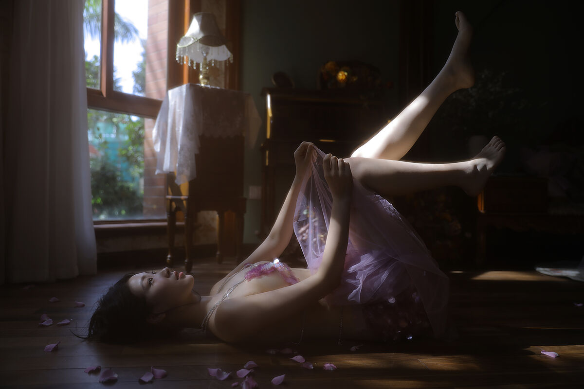 YiTuYu艺图语 Vol.10057 Lu Yi Er Er