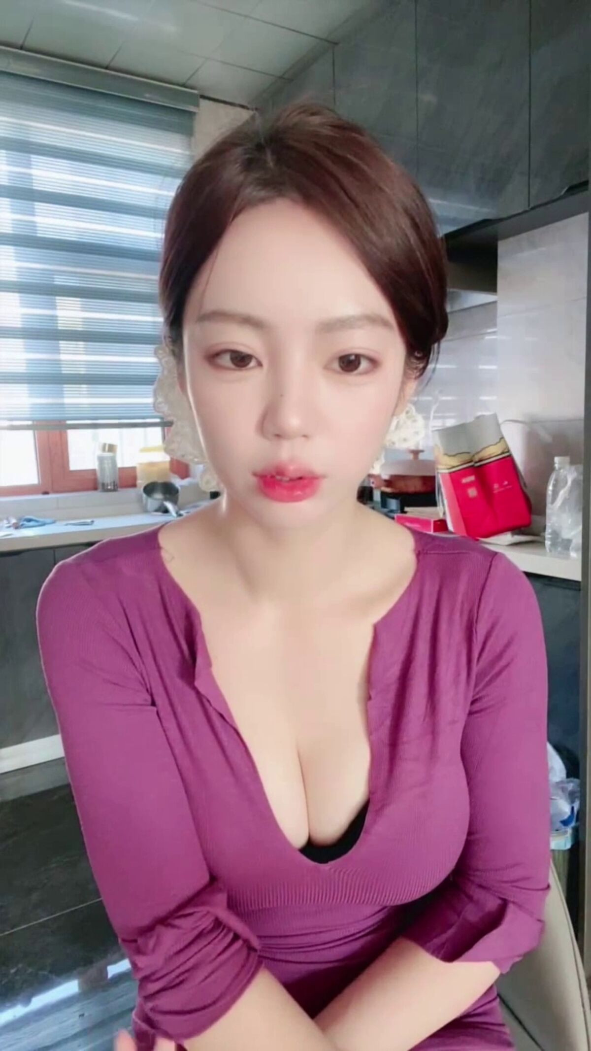 Mei Mei Zi Ya 美美子Ya - 多彩随缘播外围 上下真空诱惑 道具喷水秀 02