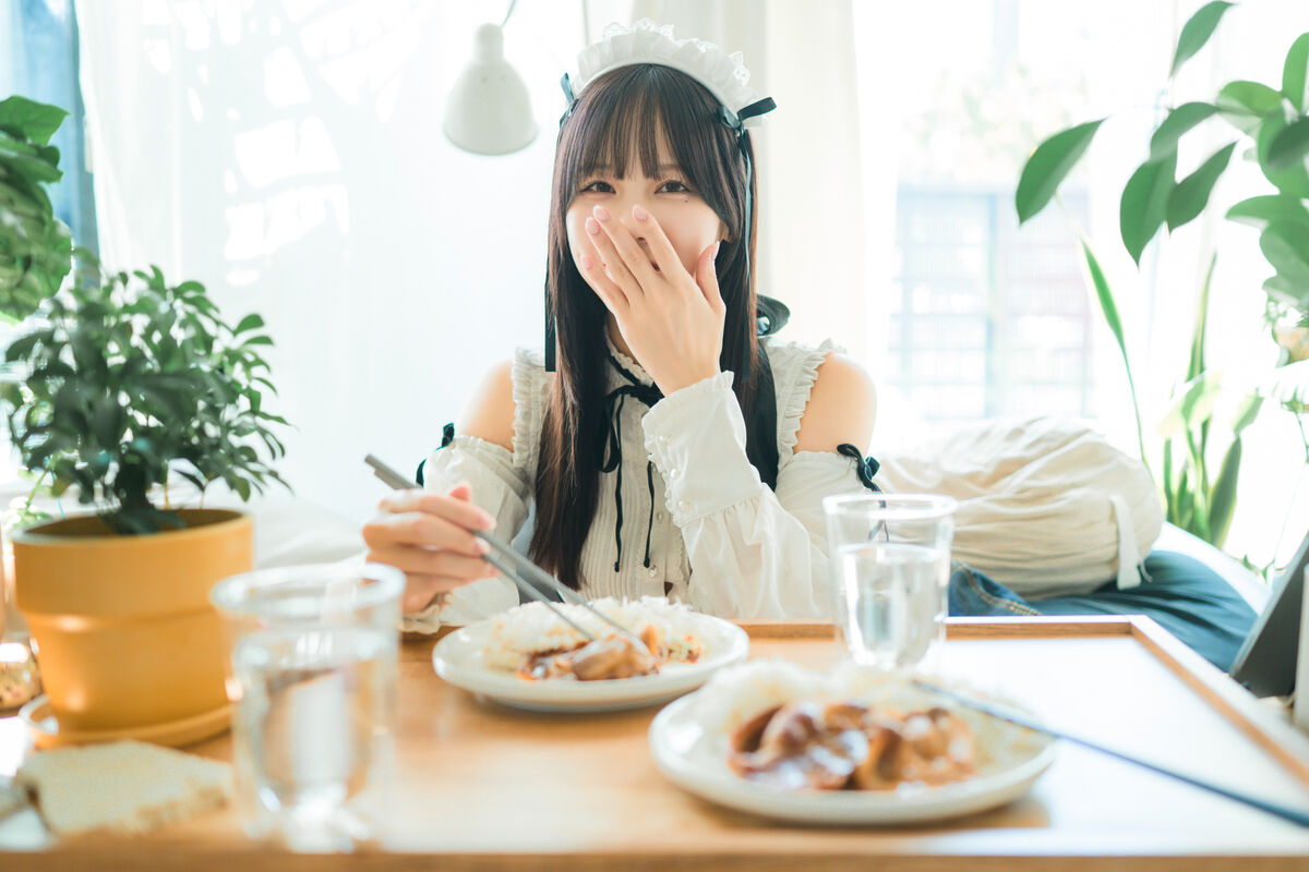 Coser@けん研 けんけん - C106实体刊物グラグラ And 推し型メイドロイドとしたいこと Part01