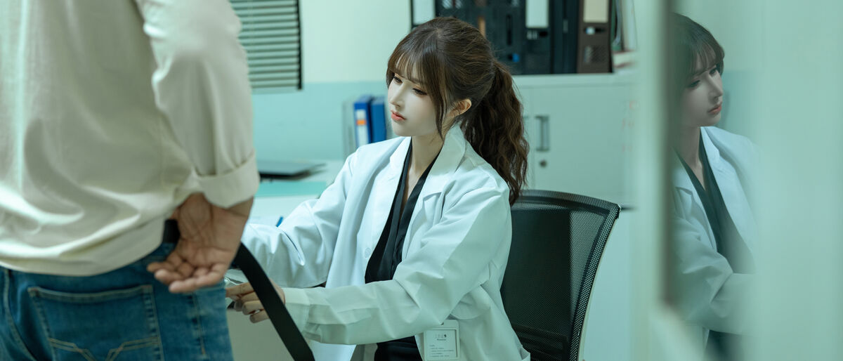 Coser@鹿八岁 - 男科病栋女医师 Part01