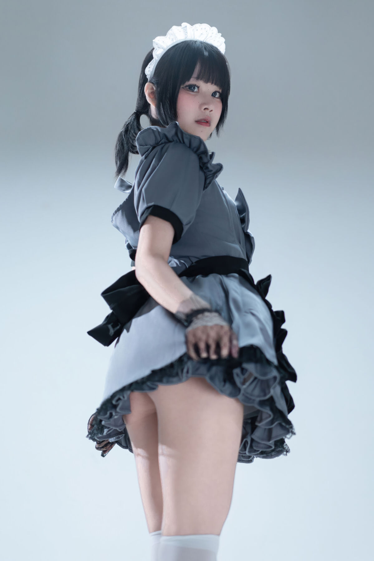 Coser@清水凪 - 手提箱与灰色女仆