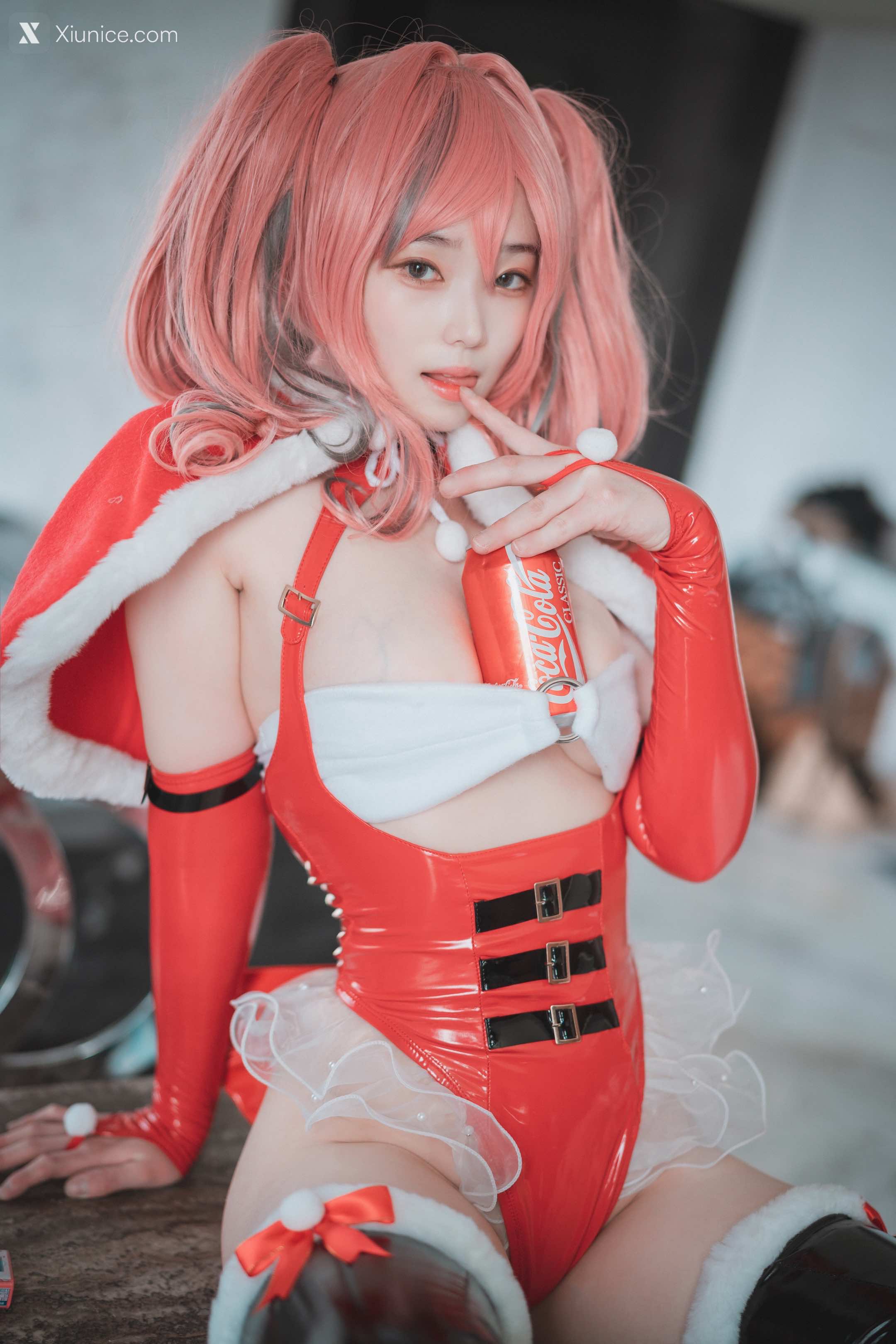 DJAWA Photo – Bambi (밤비) – Santa Girl in the Summer 4K