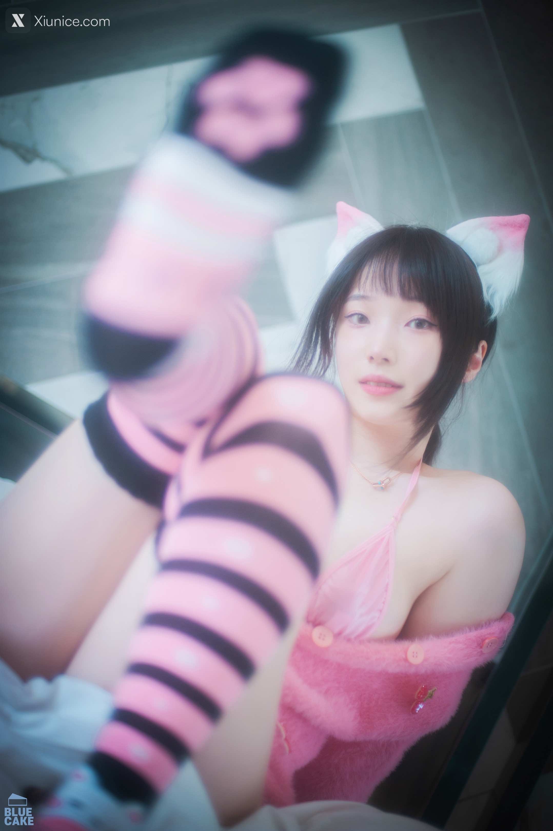 BLUECAKE Bambi (밤비) – Naughty Cats Pink & Mint RED 4K