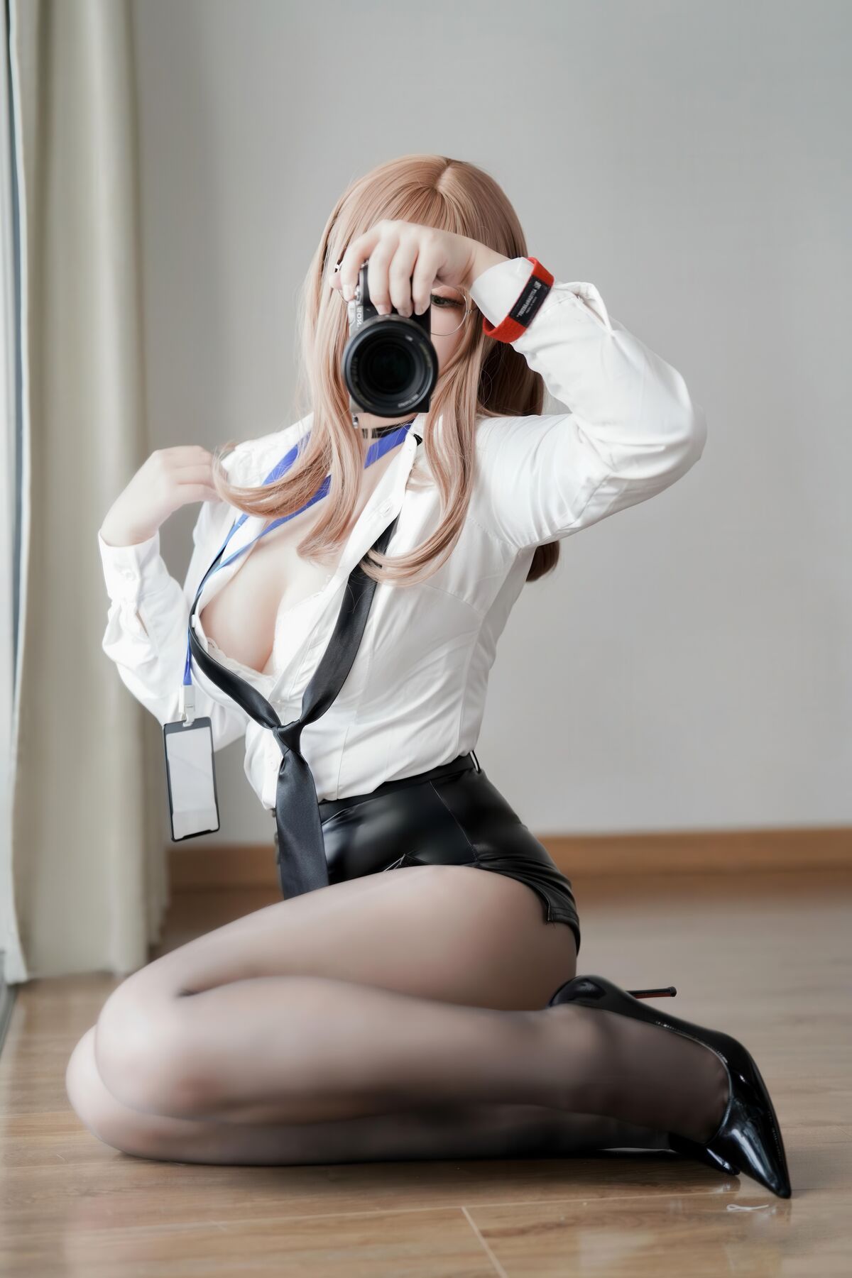 Coser@半半子 - Nikke胜利女神 艾玛秘书