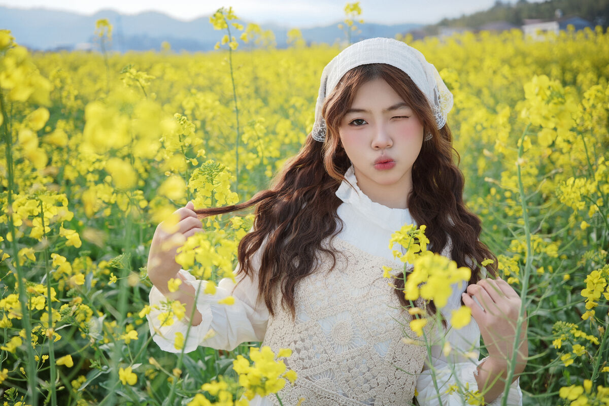 YiTuYu艺图语 Vol.10084 Jing Jing Yi