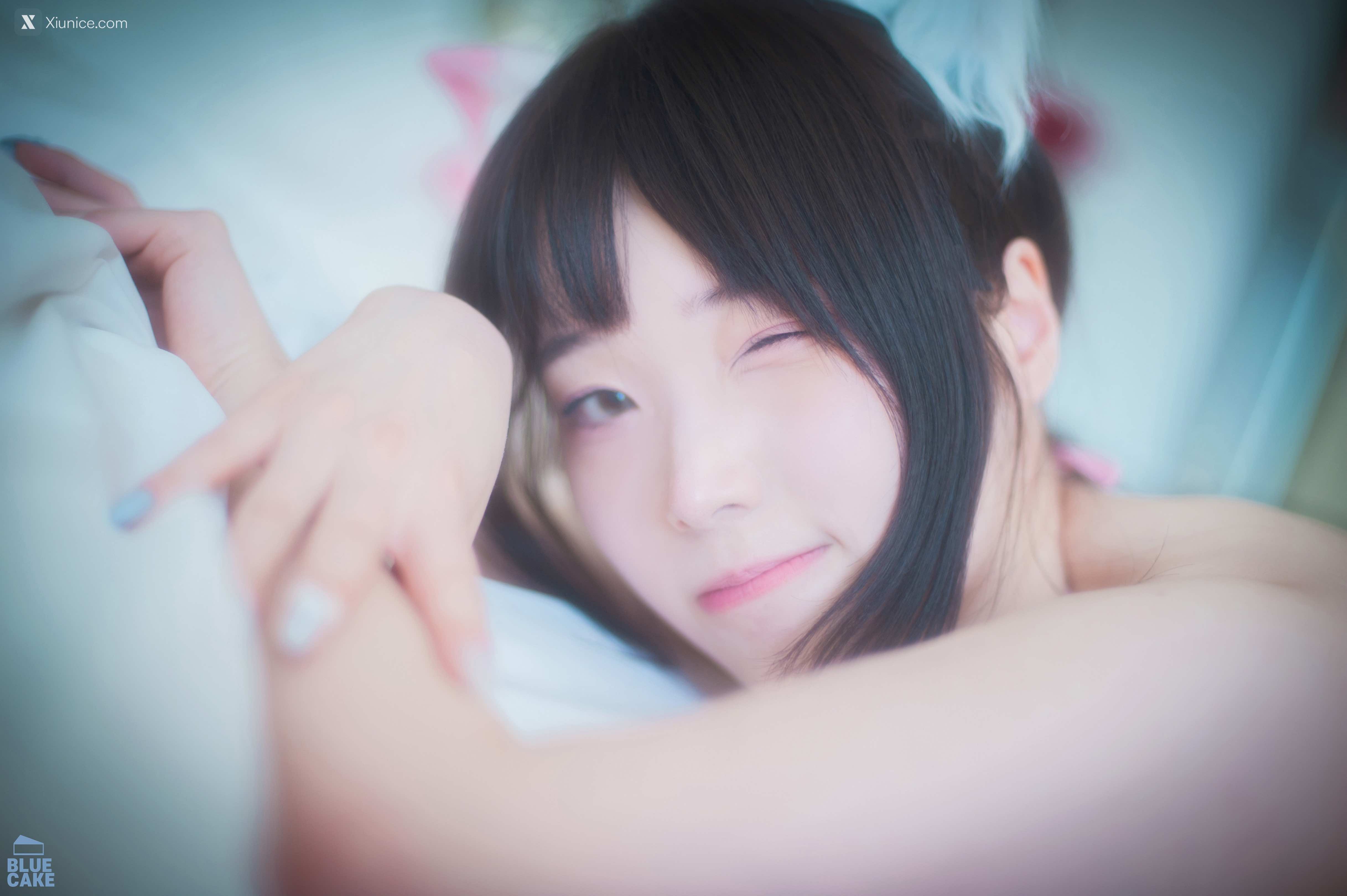 BLUECAKE Bambi (밤비) – Naughty Cats Pink & Mint RED 4K