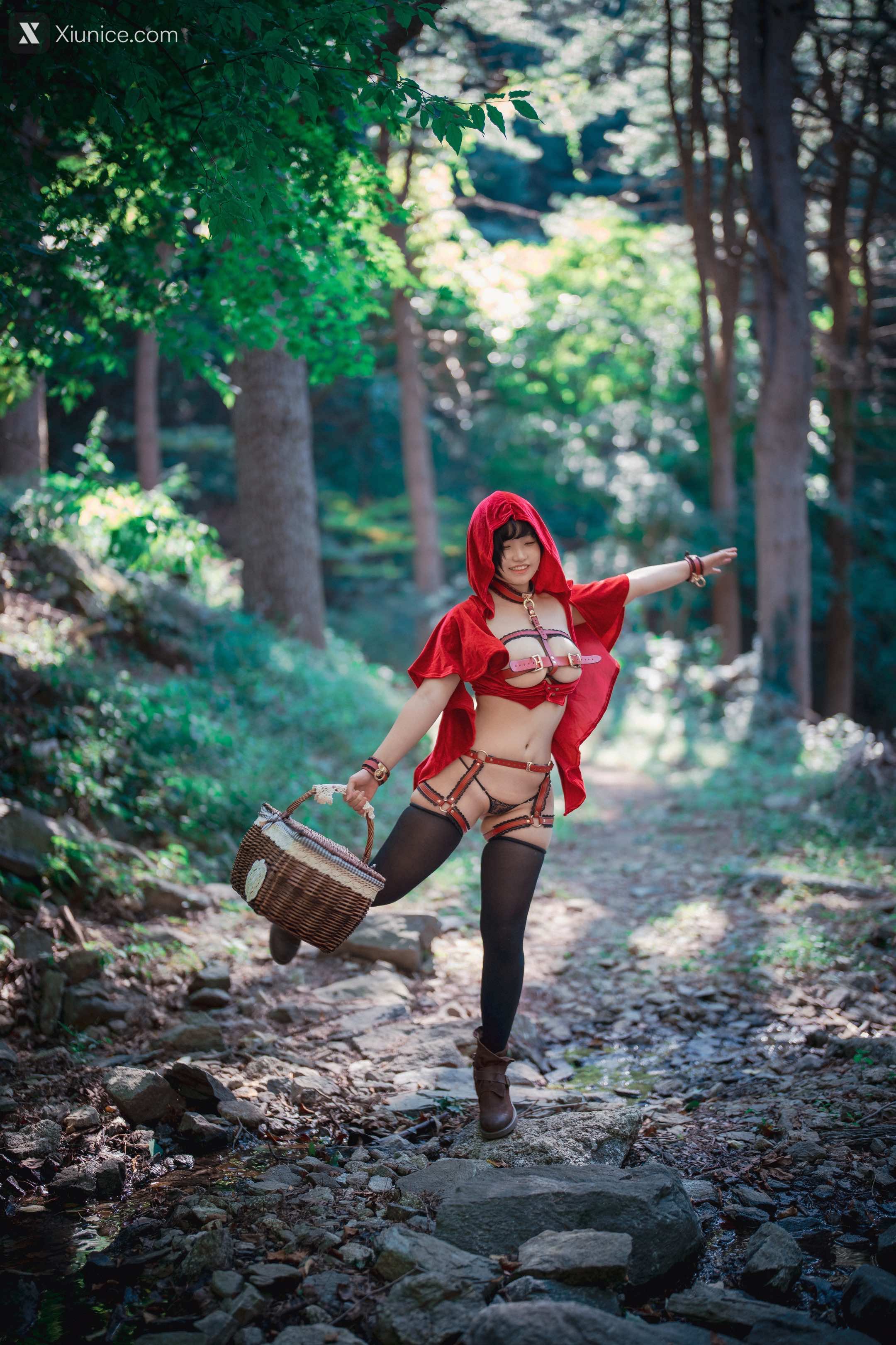 DJAWA Photo – Mimmi (밈미) – Naughty Red Hiring Hood 4K