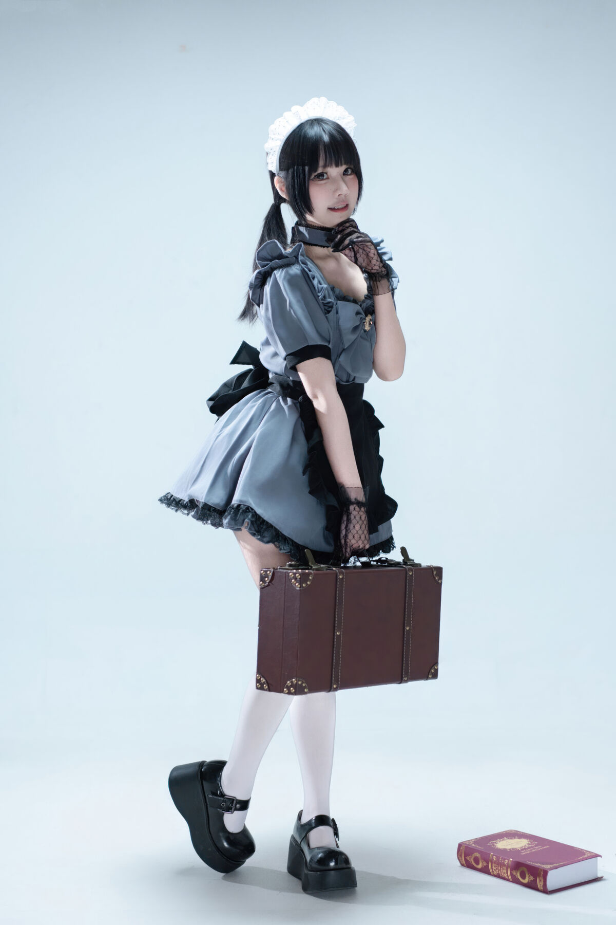 Coser@清水凪 - 手提箱与灰色女仆